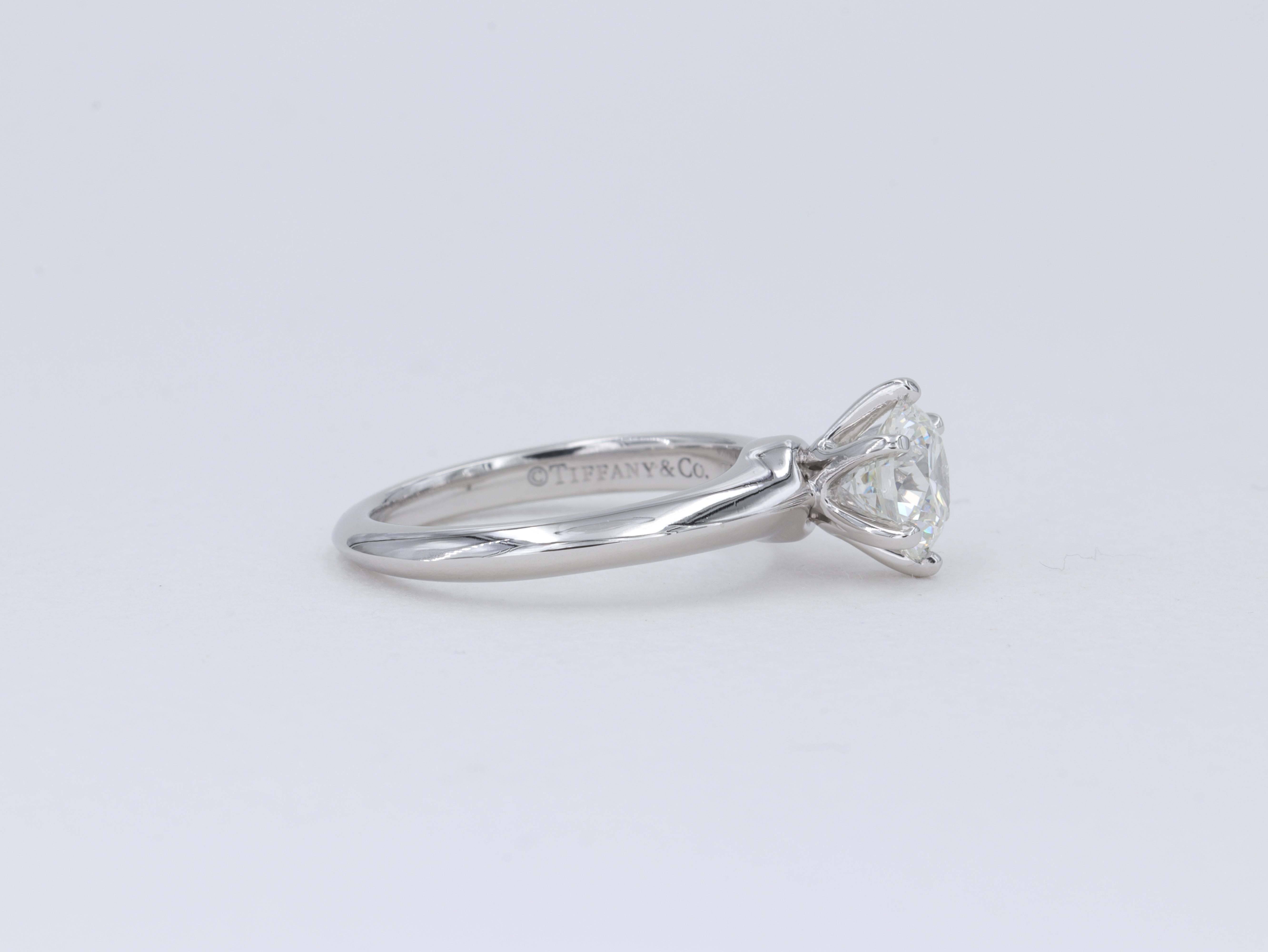 Tiffany & Co. 1.04ct I VS2 Round Brilliant Diamond Solitaire Engagement Ring In Excellent Condition In Tampa, FL
