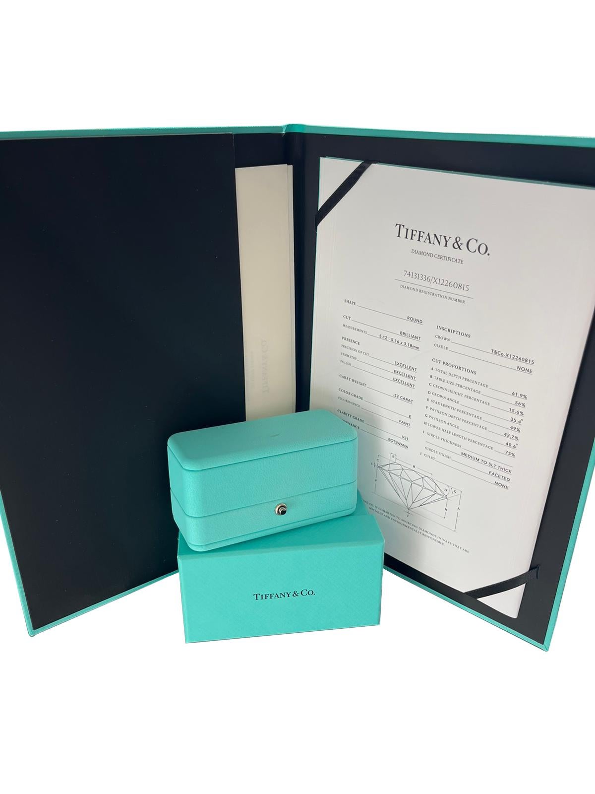 Tiffany & Co., clous d'oreilles en diamants ronds brillants de 1,04 carat, couleur E, pureté VS1 Bon état - En vente à Aventura, FL