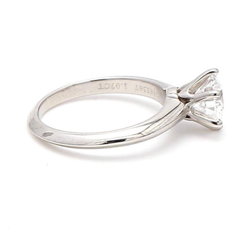 Tiffany & Co 1.07 Carat Round Brilliant Diamond Platinum Engagement Ring In Good Condition For Sale In New York, NY