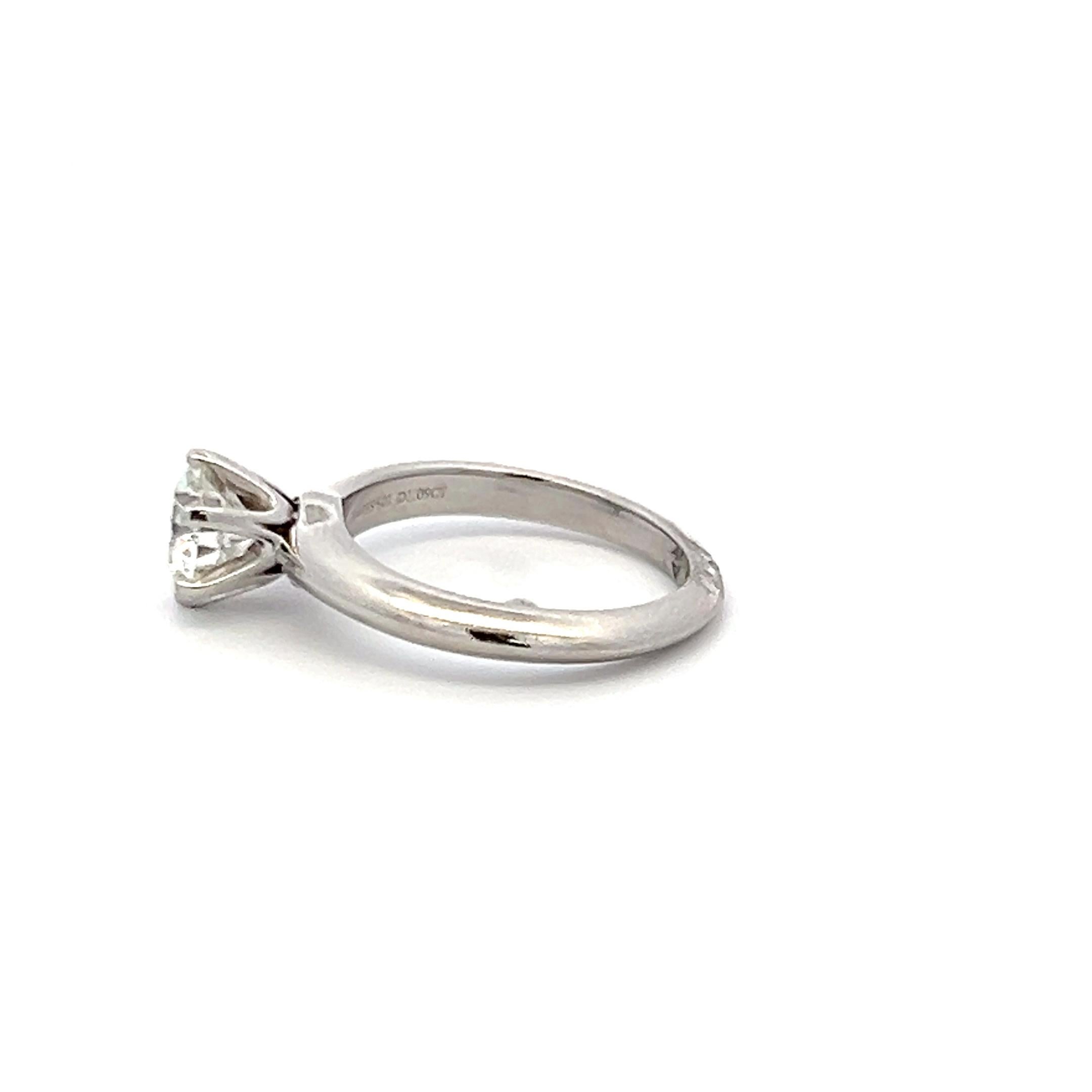 Tiffany & Co 1.08 Carat Round Brilliant H VVS2 Diamond Platinum Engagement Ring In Good Condition For Sale In New York, NY