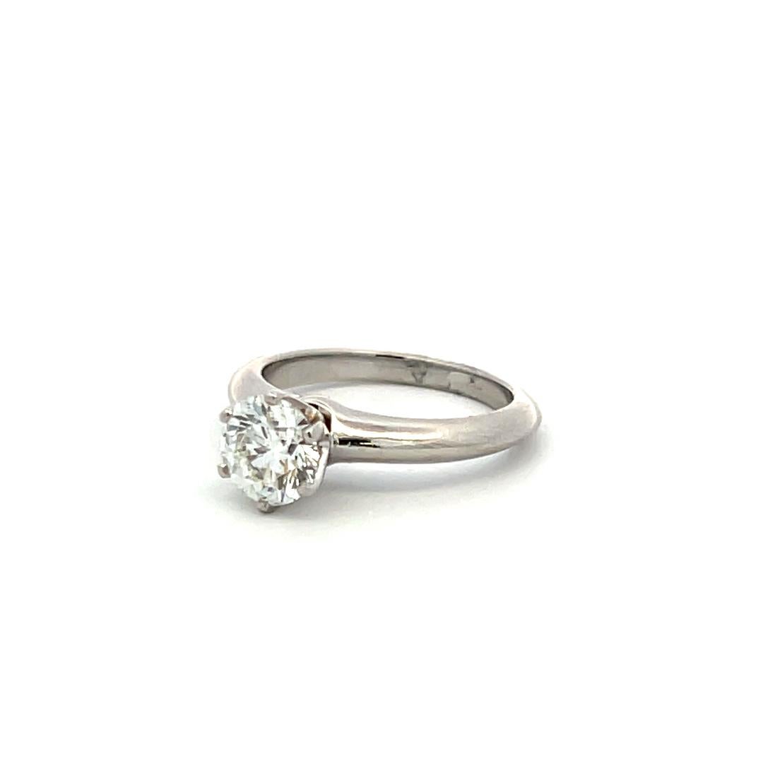 Tiffany & Co 1.08 Carat Round Brilliant H VVS2 Diamond Platinum Engagement Ring For Sale 1