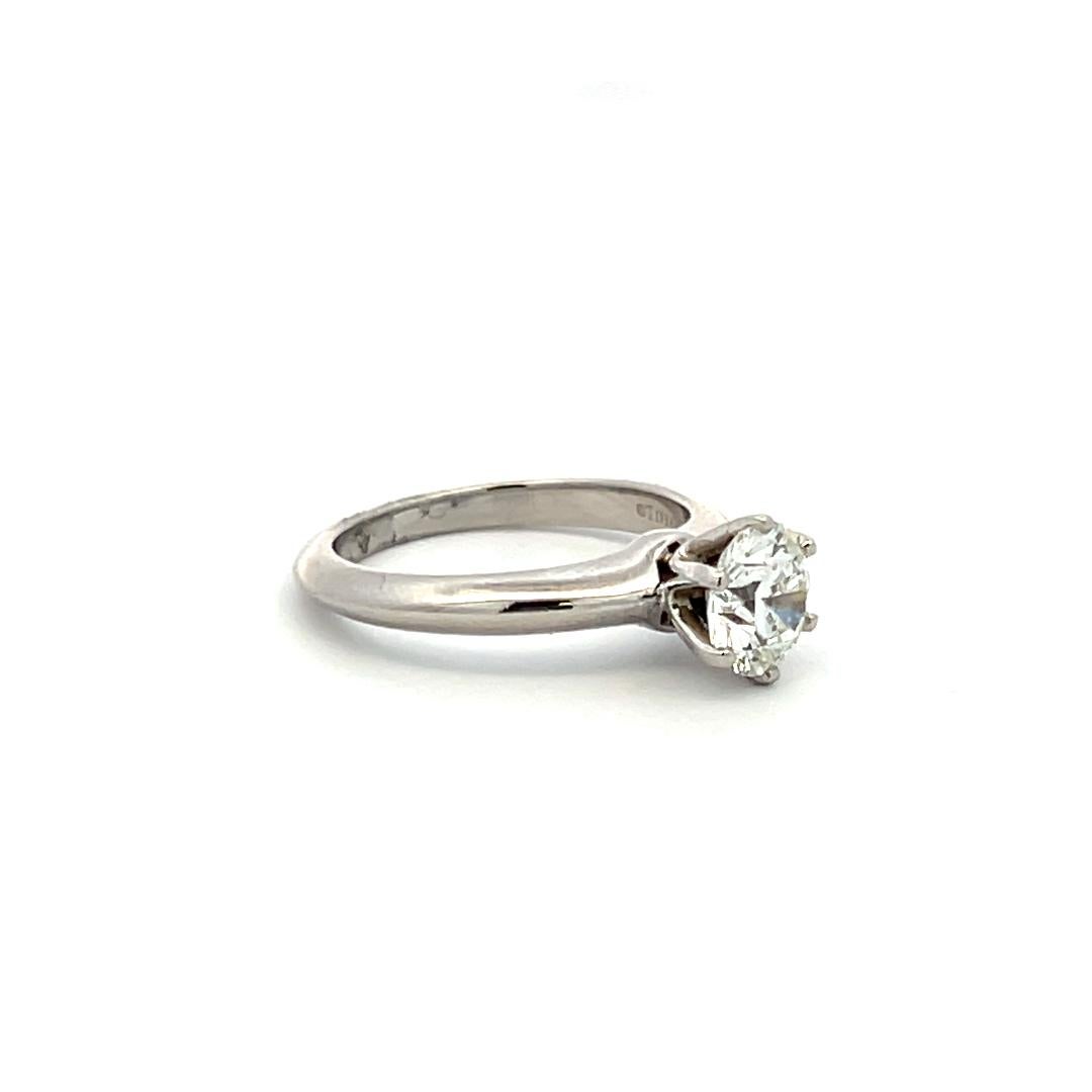 Tiffany & Co 1.08 Carat Round Brilliant H VVS2 Diamond Platinum Engagement Ring For Sale 2