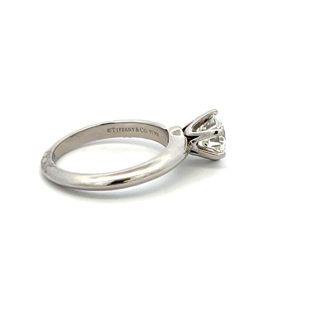 Tiffany & Co 1.08 Carat Round Brilliant H VVS2 Diamond Platinum Engagement Ring For Sale 3