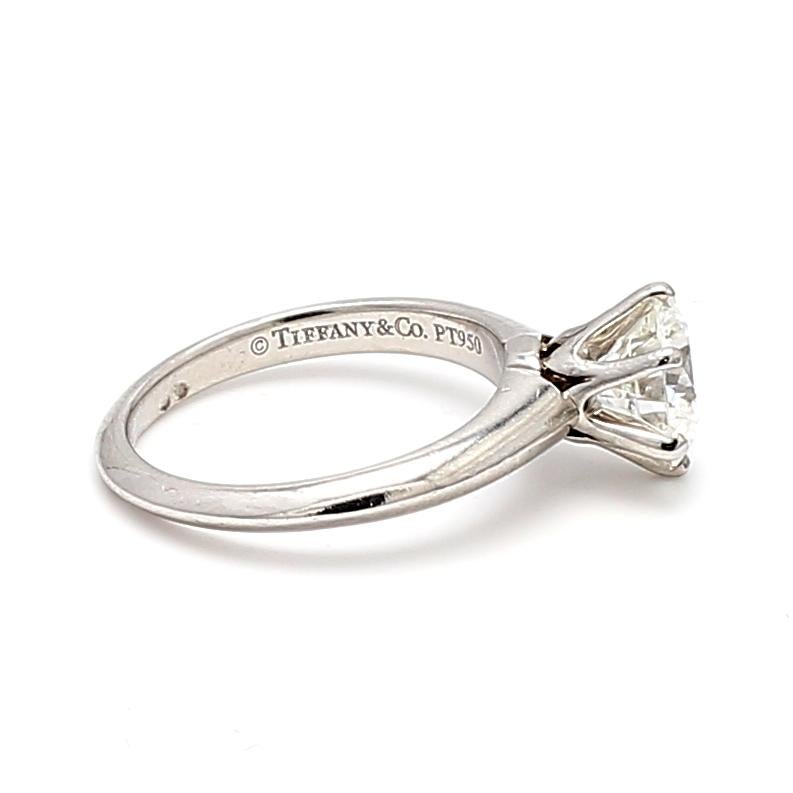 Tiffany & Co 1.09 Carat Round Brilliant Diamond Platinum Engagement Ring In Good Condition For Sale In New York, NY