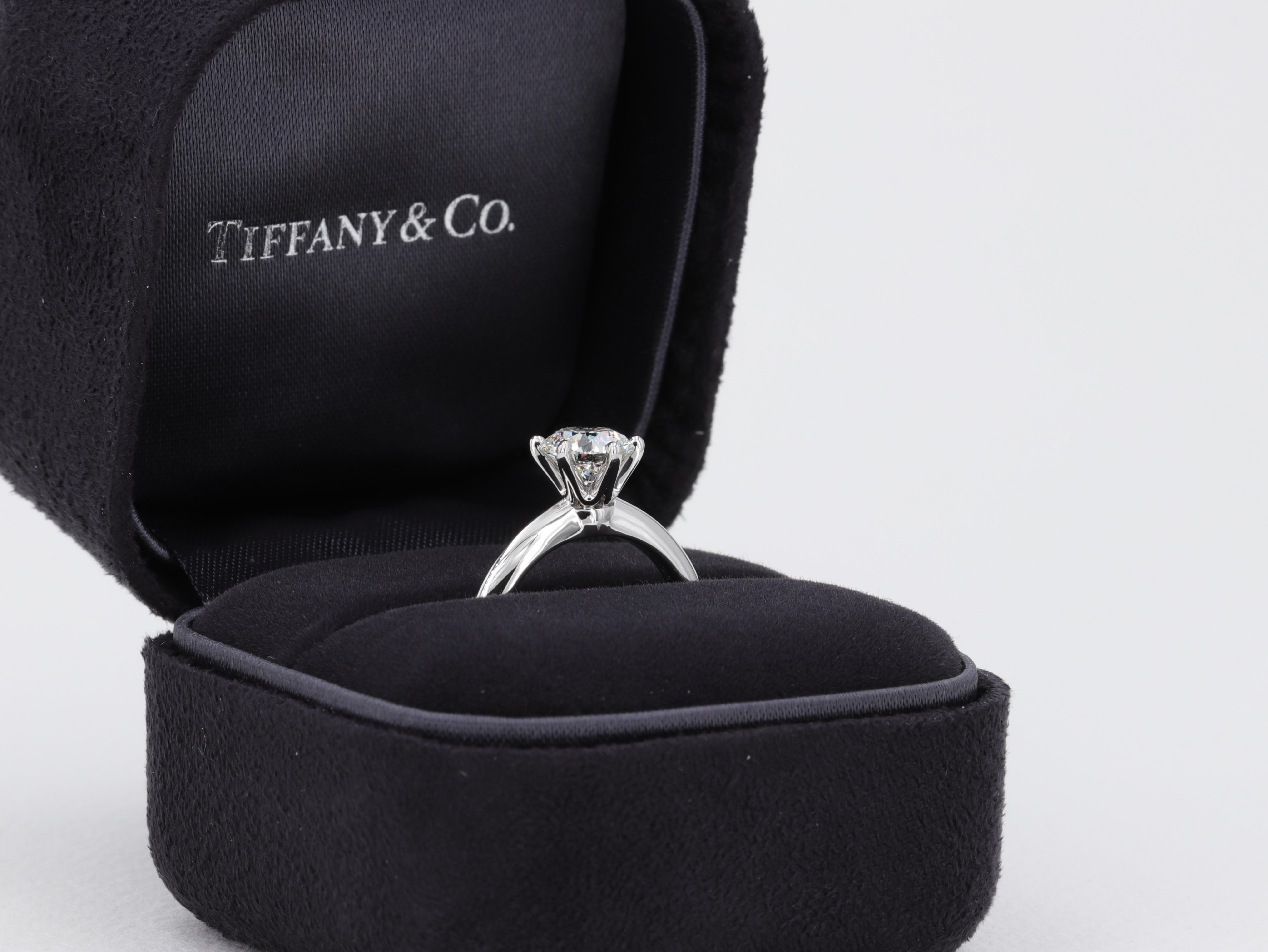 Modern Tiffany & Co. 1.09ct I VS1 Round Brilliant Diamond Solitaire Engagement Ring For Sale