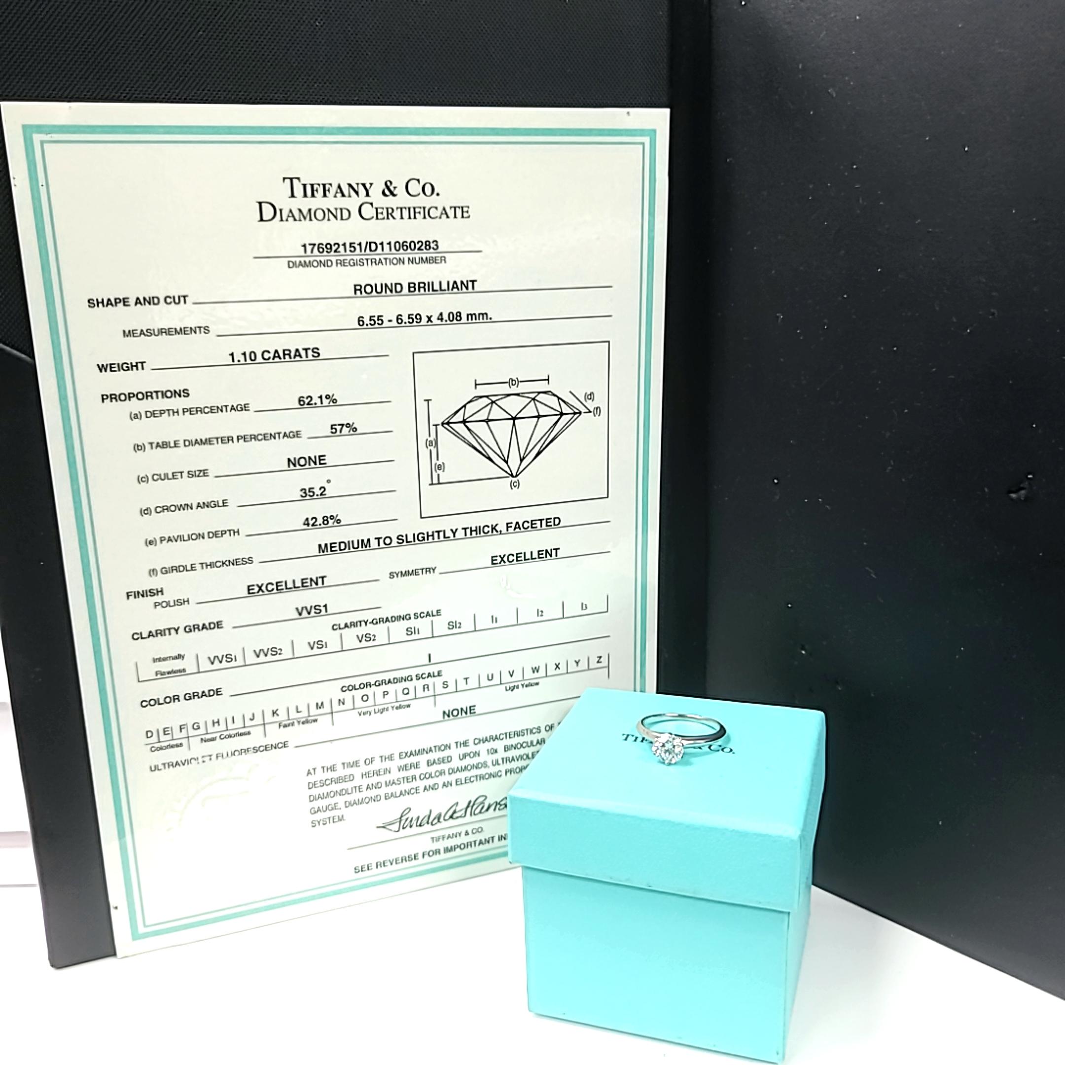 Tiffany & Co. Anello di fidanzamento in platino bianco con diamante tondo e brillante da 1,10 carati in vendita 7