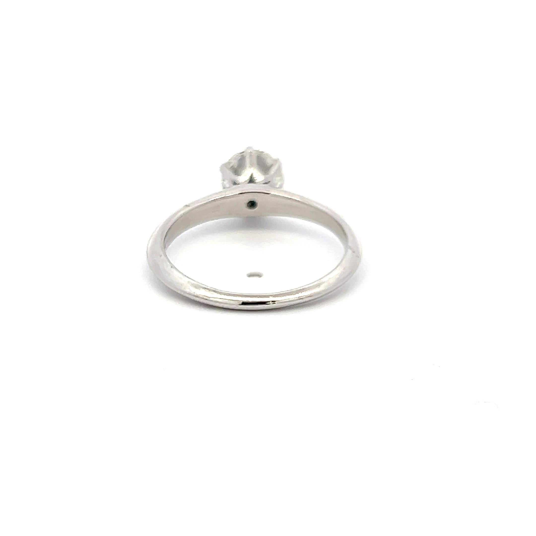 Taglio brillante Tiffany & Co. Anello di fidanzamento in platino bianco con diamante tondo e brillante da 1,10 carati in vendita
