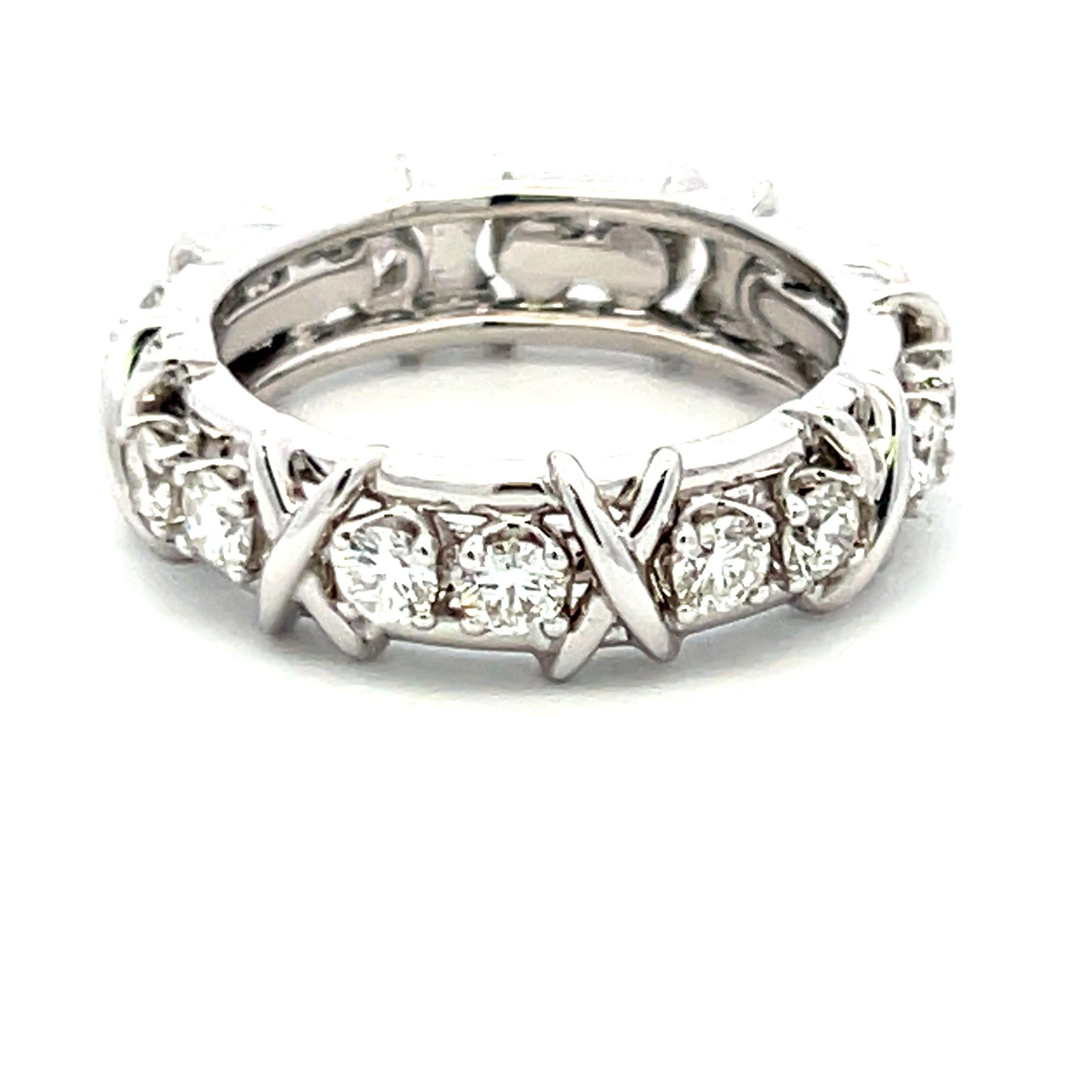 Taglio rotondo Tiffany & Co. 1.14ct F VS1 Diamante in Platino X-Design Anello Eternità in vendita