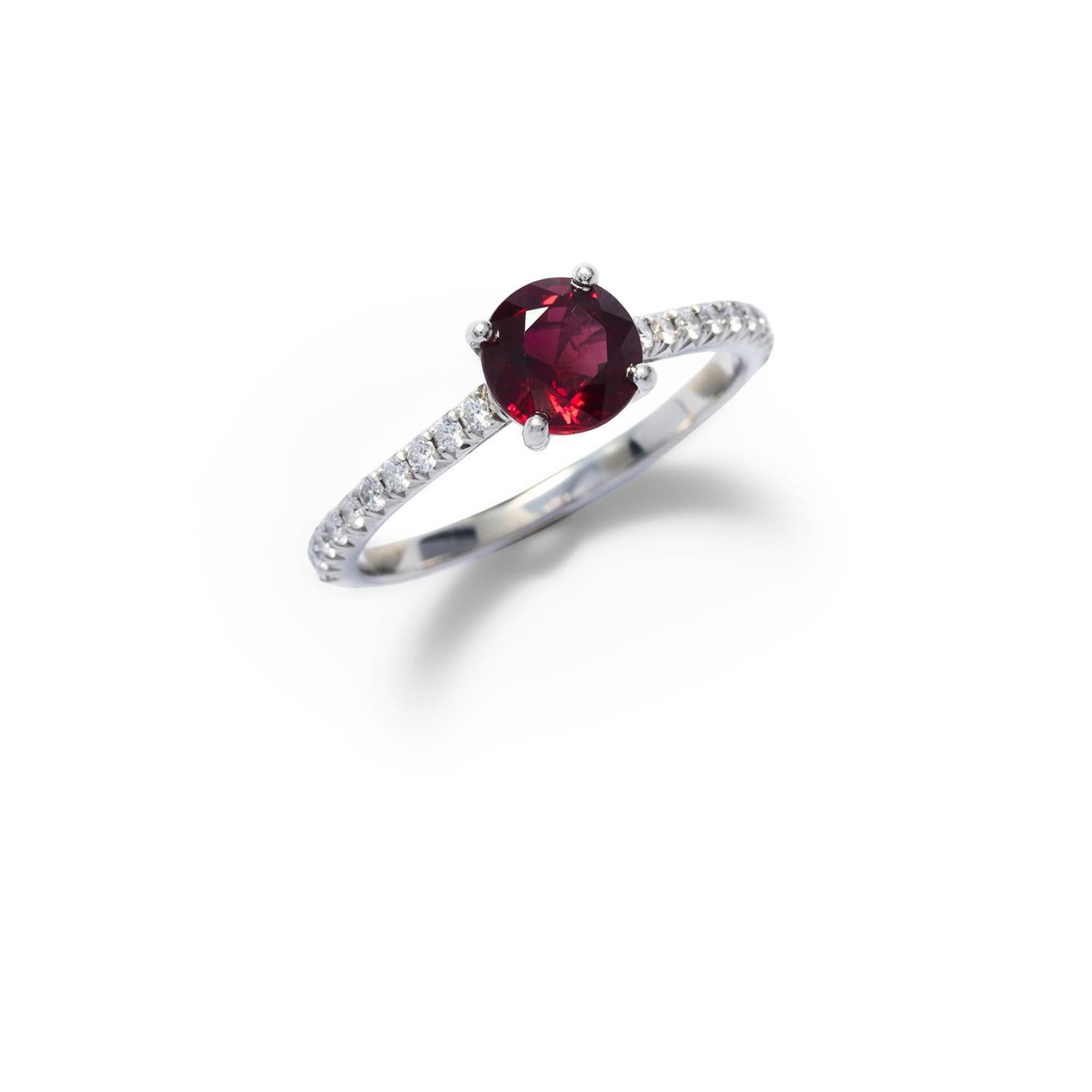 Tiffany & Co 1.17 Carat Ruby 0.20 Carat Round Diamond Platinum Engagement Ring For Sale 2