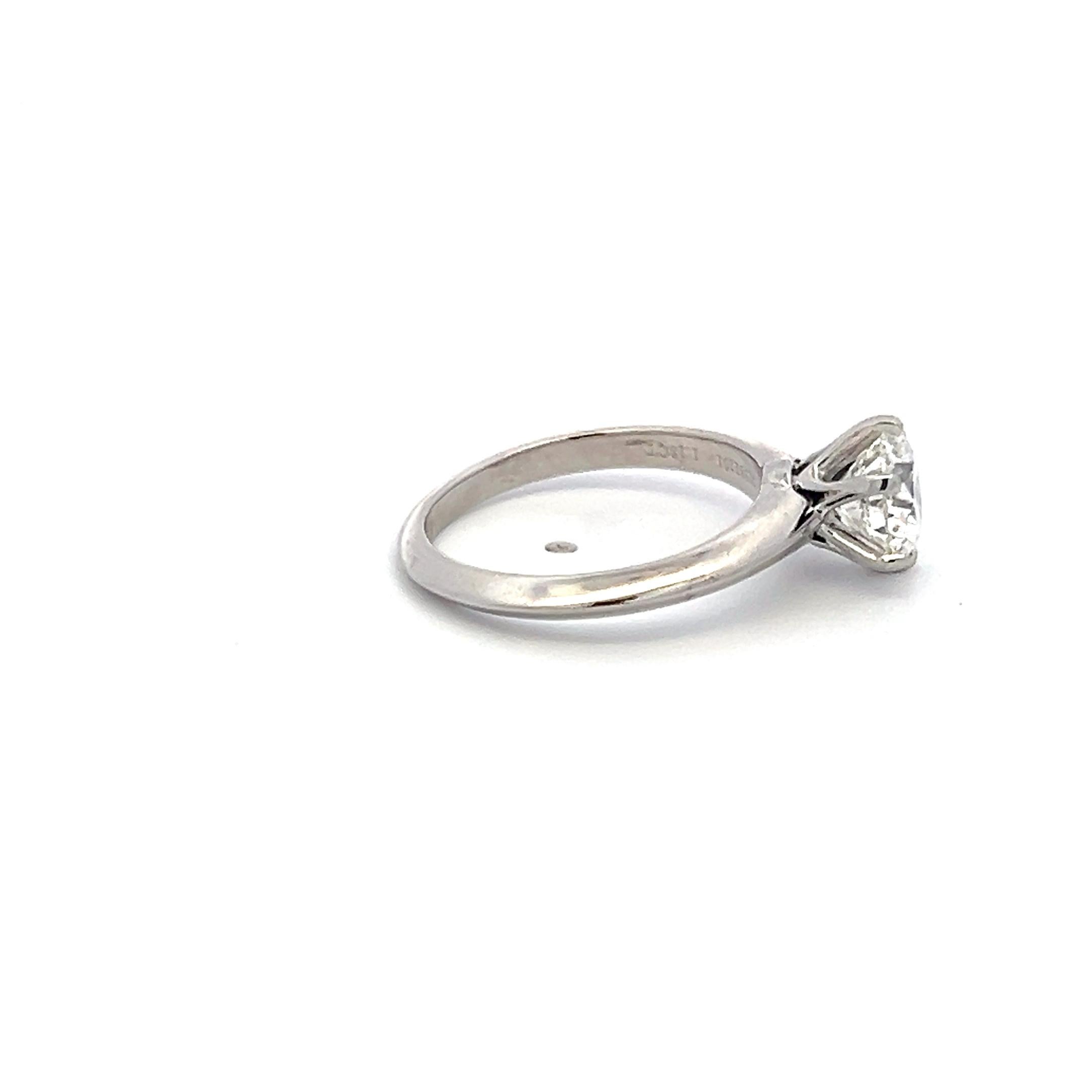 Taglio rotondo Tiffany & Co. Anello di fidanzamento in platino con diamante tondo brillante G VS1 da 1,18 carati in vendita