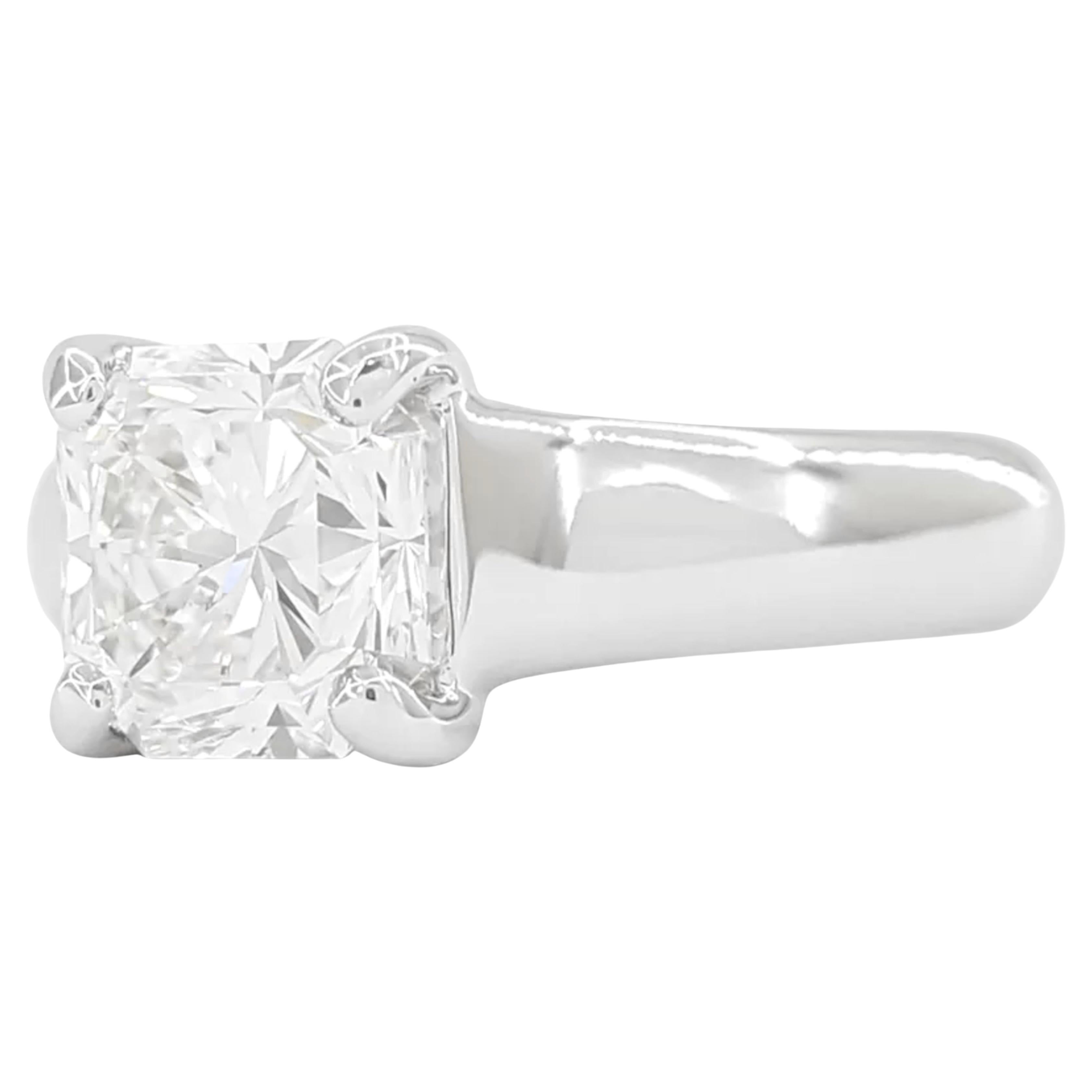 Tiffany & Co. 1.19 ct Platinum Lucida Square Brilliant Cut Diamond Ring In Excellent Condition For Sale In Chicago, IL