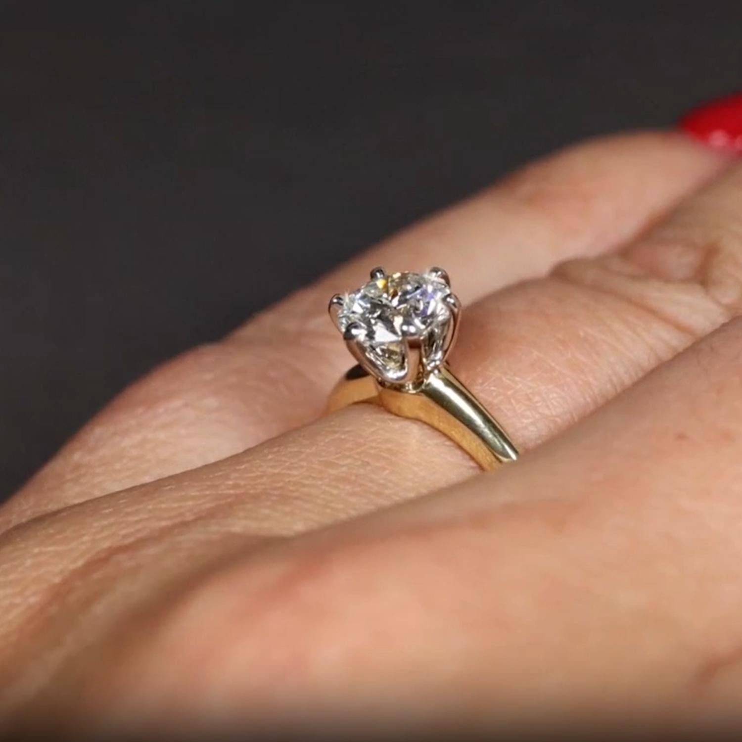 Contemporain Tiffany & Co. 1.19ct Round Brilliant Diamond Solitaire Ring in 18k & Plat en vente