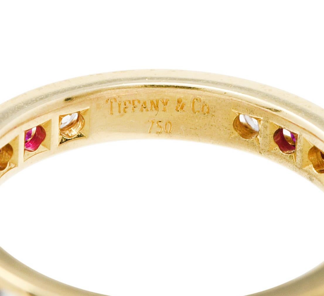 Tiffany & Co., bague d'éternité vintage en or jaune 18 carats avec rubis et diamants de 1,20 carat Unisexe en vente
