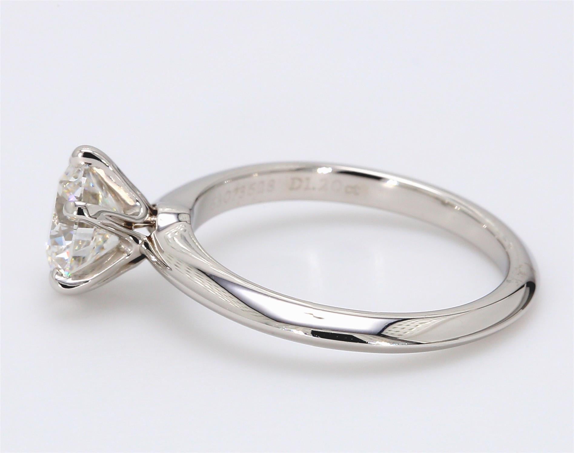 Tiffany & Co 1.20 Carat Round Brilliant F VS1 Diamond Platinum Engagement Ring For Sale 6