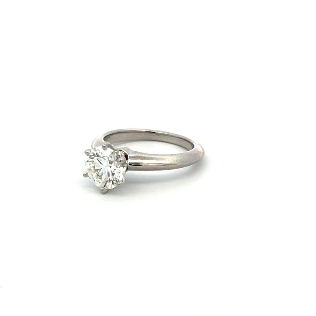 Anillo de compromiso en platino con diamante redondo brillante I VVS1 de 1,21 quilates Tiffany & Co. en venta 1