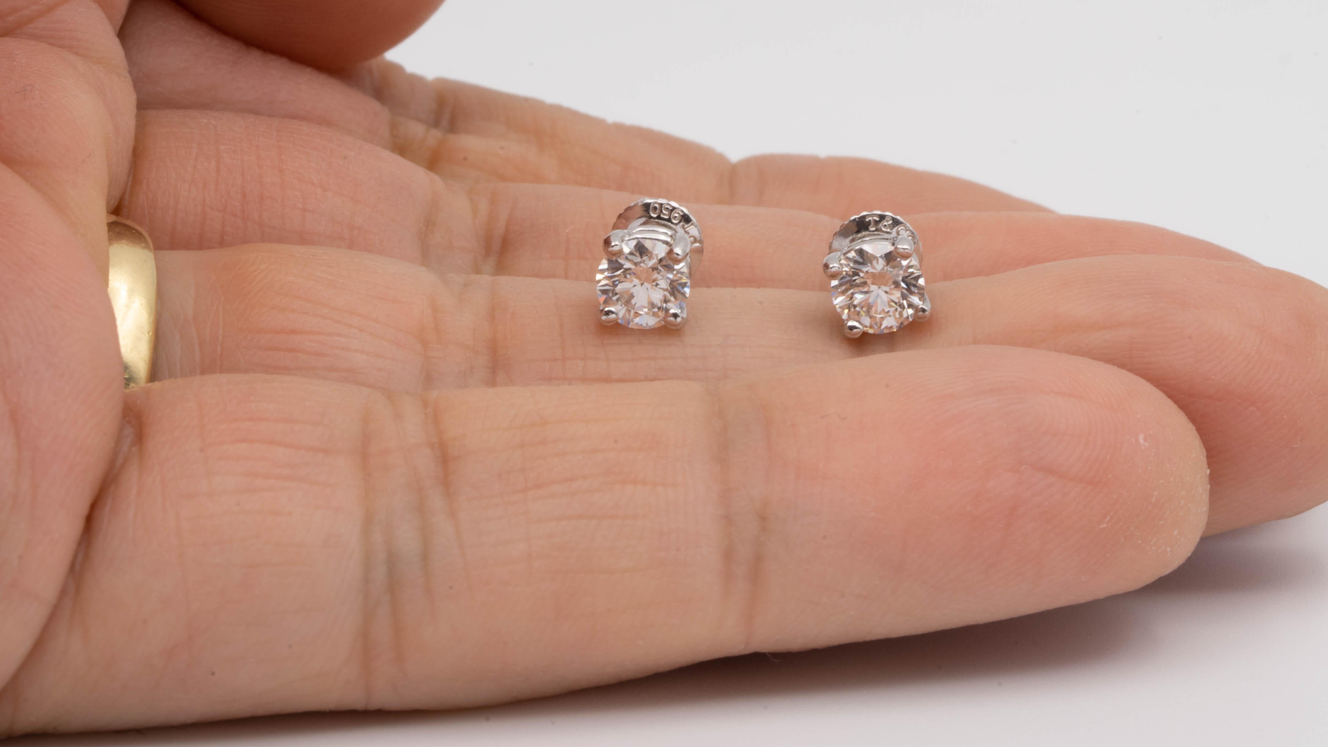 Modern Tiffany & Co. 1.22 Carat Total Weight Diamond Stud Earrings in Platinum