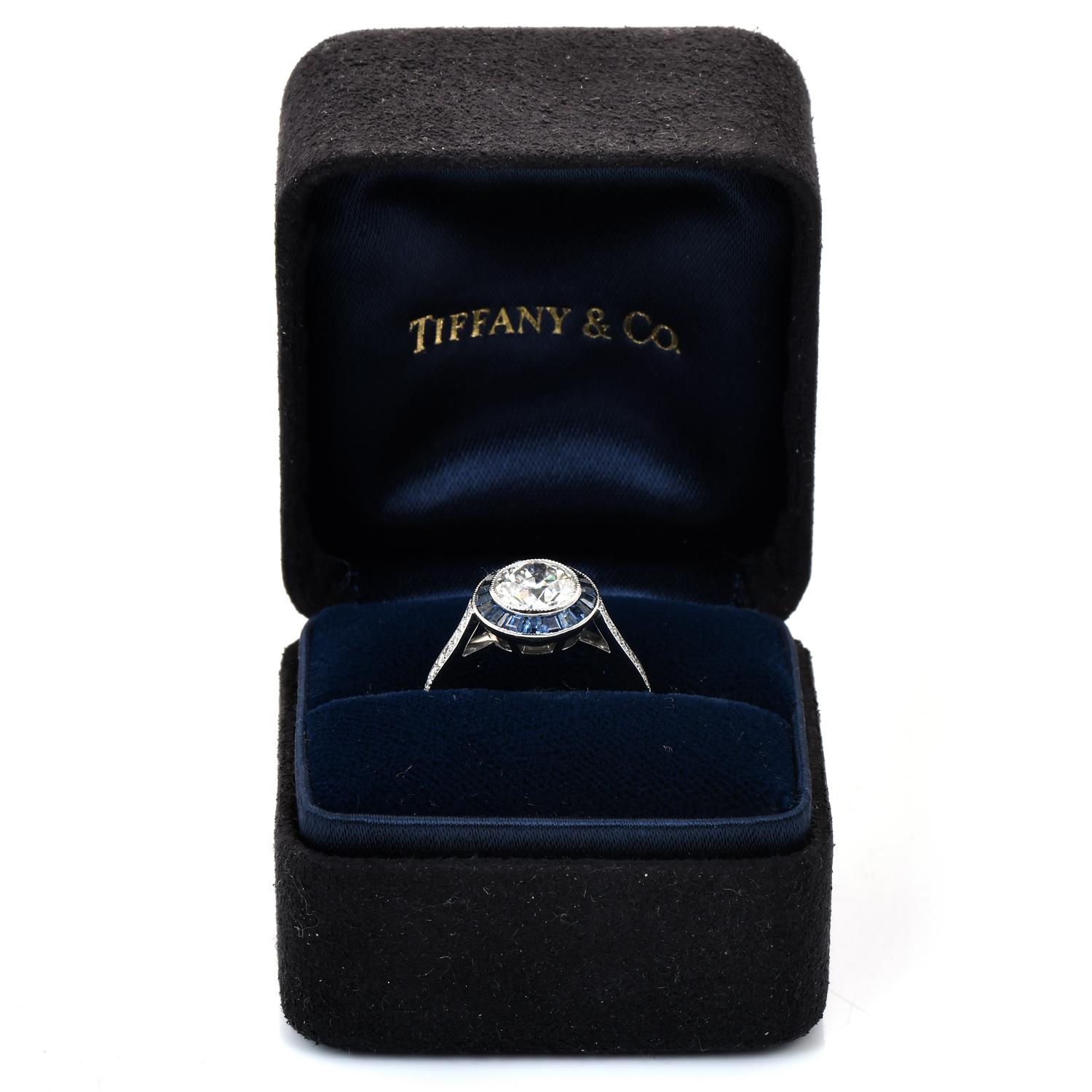Verlobungsring mit 1,23 Karat Diamant und blauem Saphir aus Platin mit Halo von Tiffany & Co. (Rundschliff)