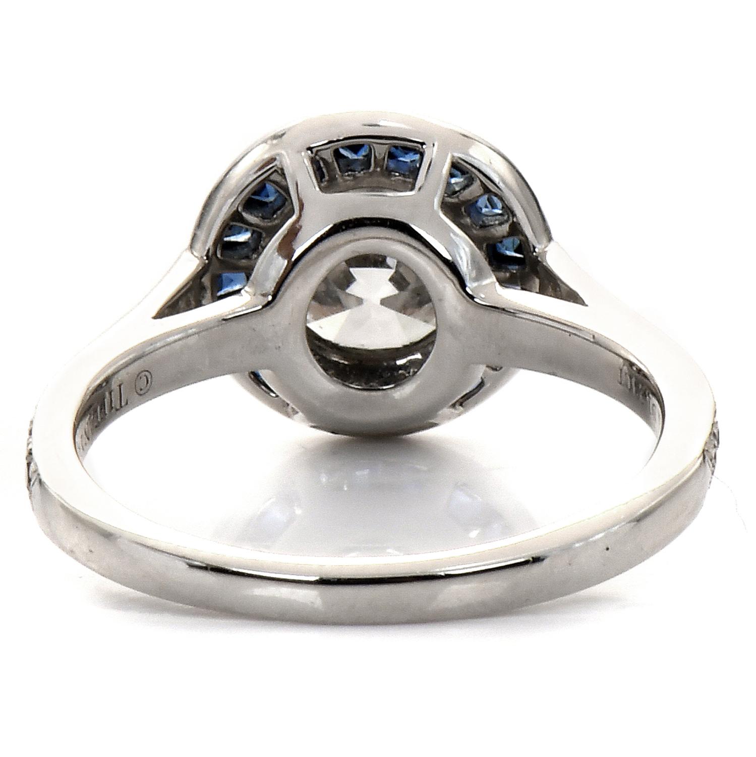 Verlobungsring mit 1,23 Karat Diamant und blauem Saphir aus Platin mit Halo von Tiffany & Co. 1
