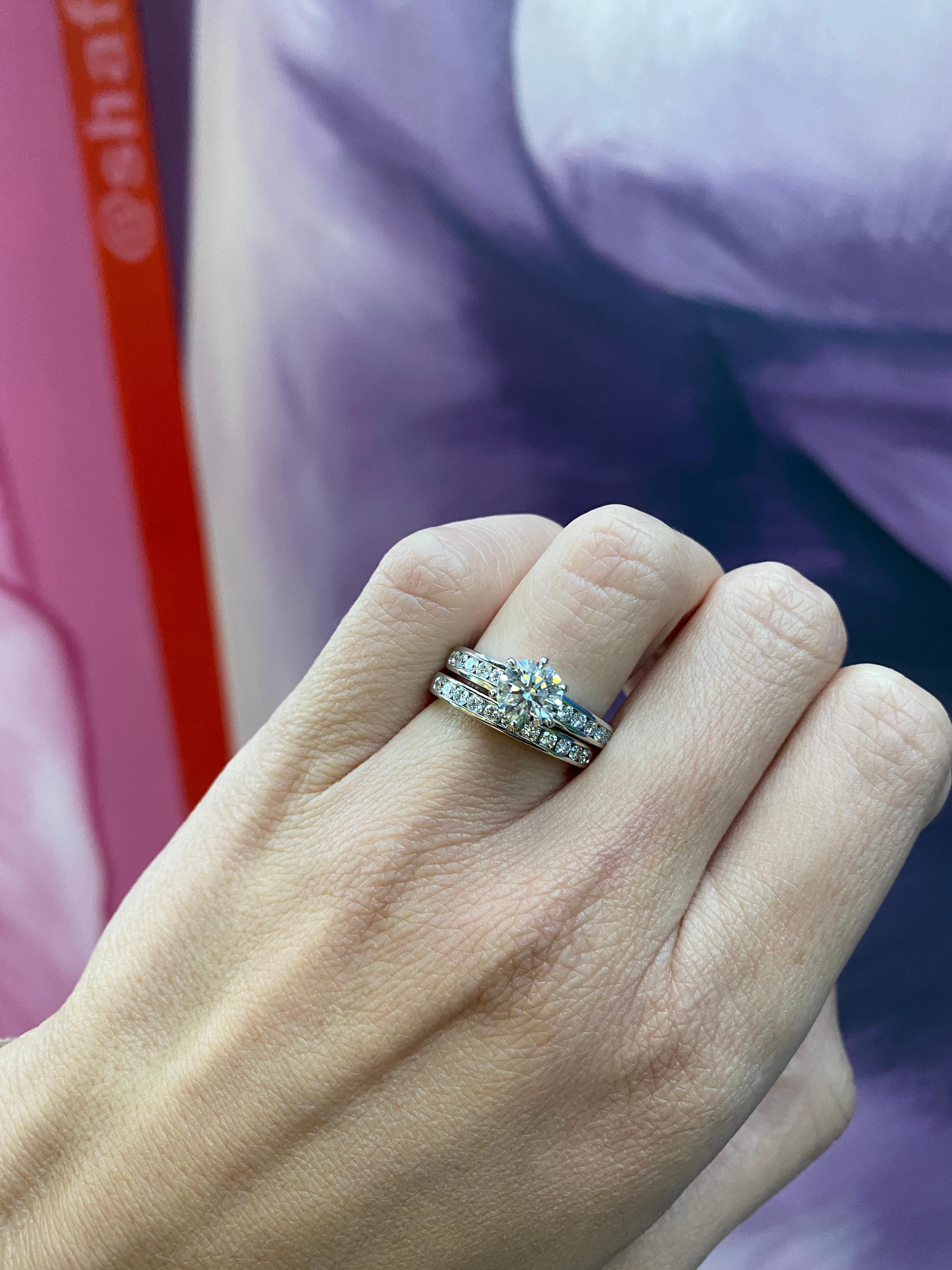 Platin-Hochzeits-Set mit 1,24 Karat rundem Brillant-Diamant von Tiffany & Co. im Angebot 1
