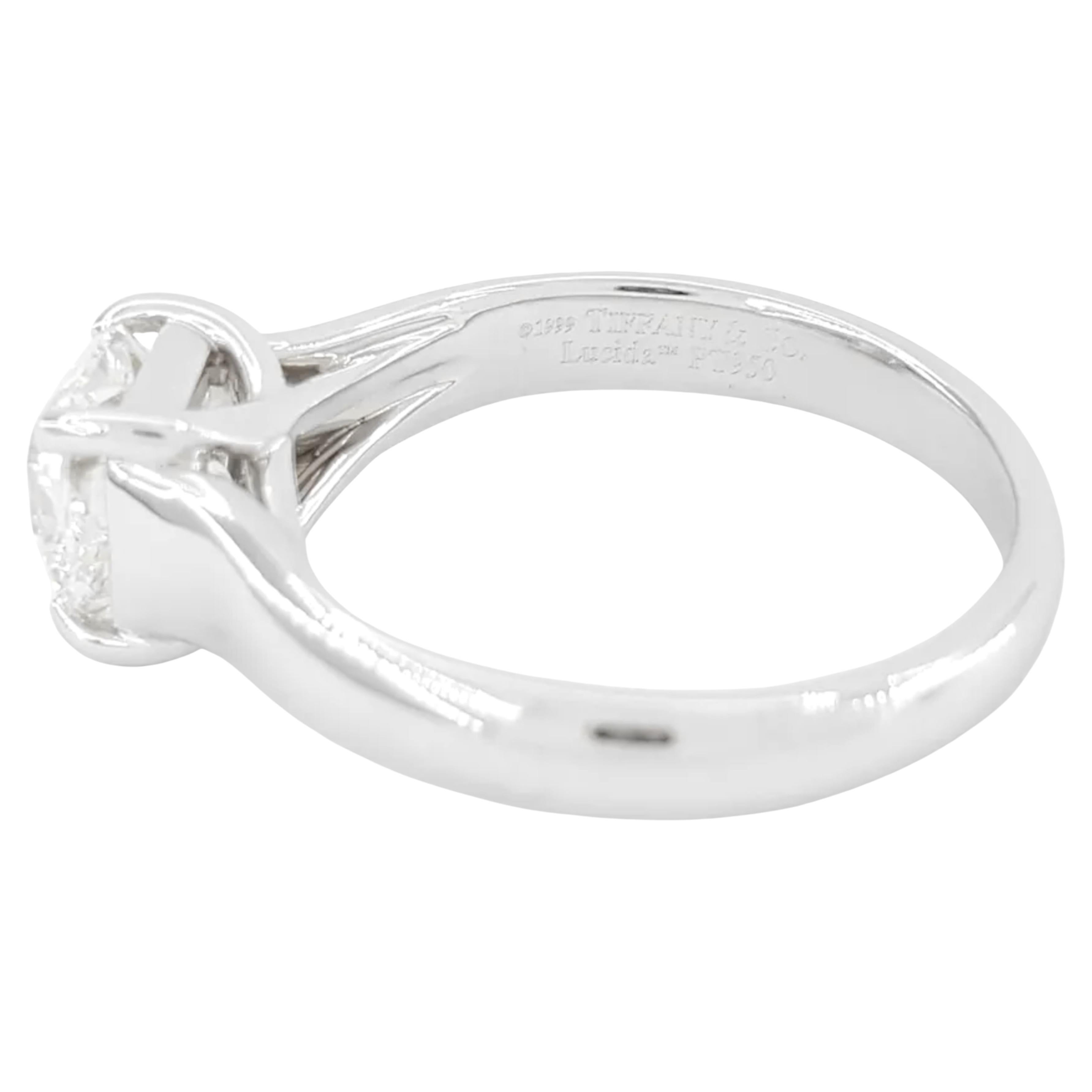 Taglio radiant Tiffany & Co. Anello con diamante quadrato taglio Brilliante Lucida in platino da 1.24 carati in vendita