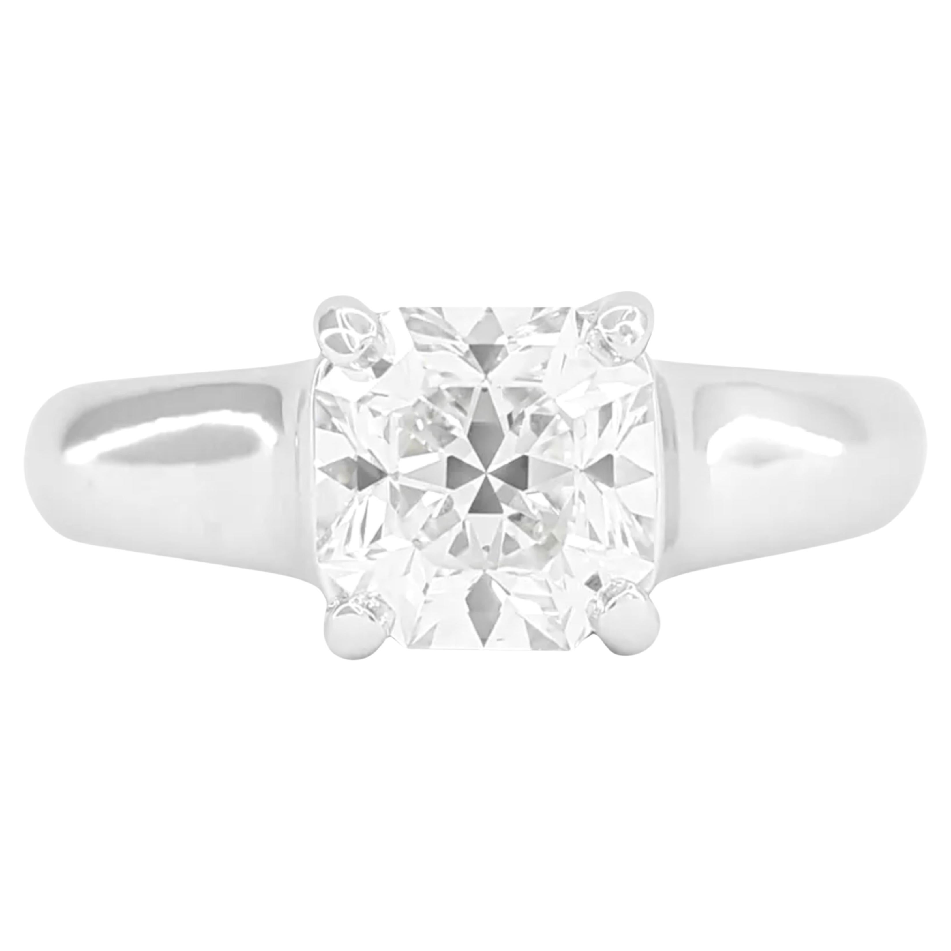 Tiffany & Co. Anello con diamante quadrato taglio Brilliante Lucida in platino da 1.24 carati In condizioni ottime in vendita a Chicago, IL