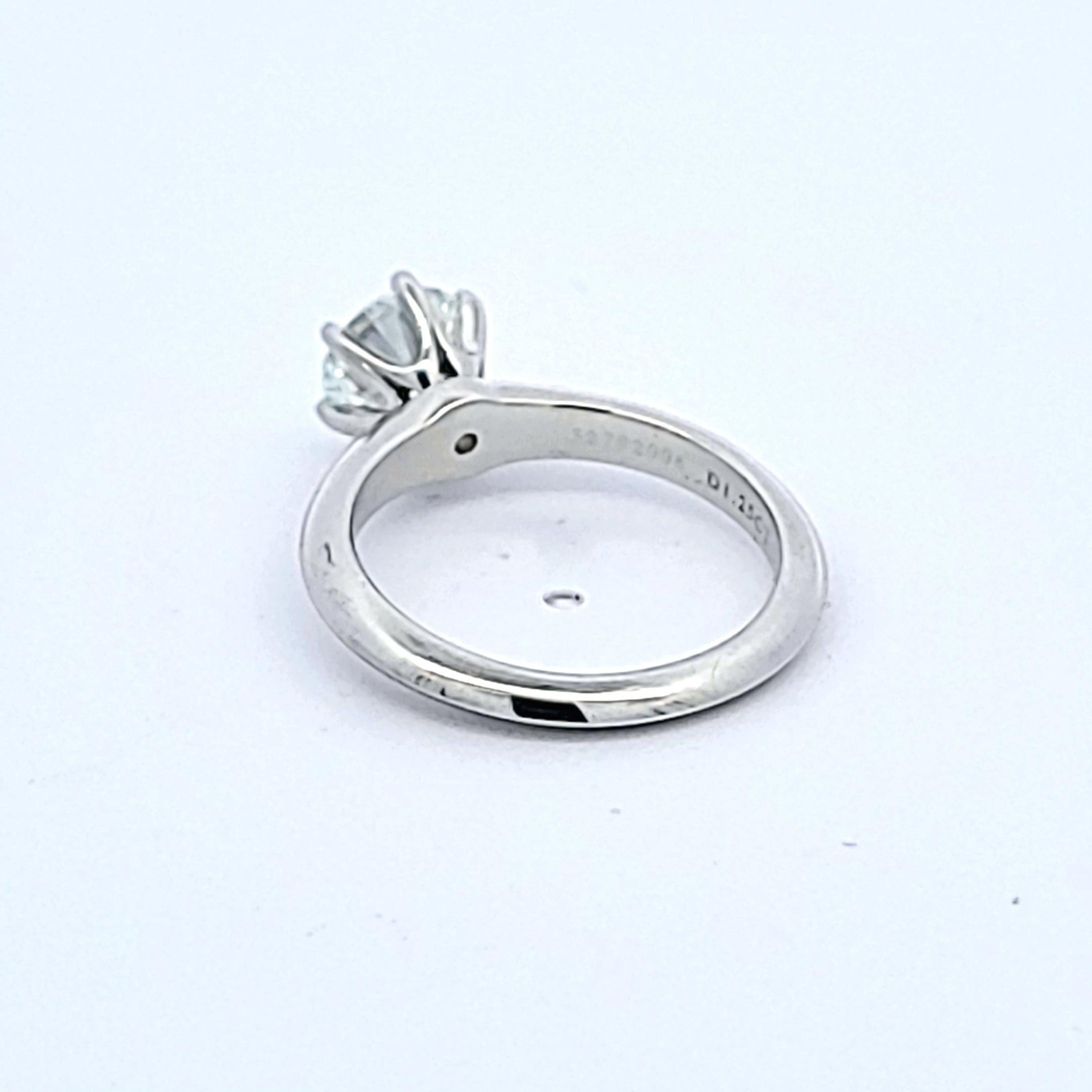 Tiffany & Co 1.25 Carat Round Brilliant G VS1 Diamond Platinum Engagement Ring For Sale 2