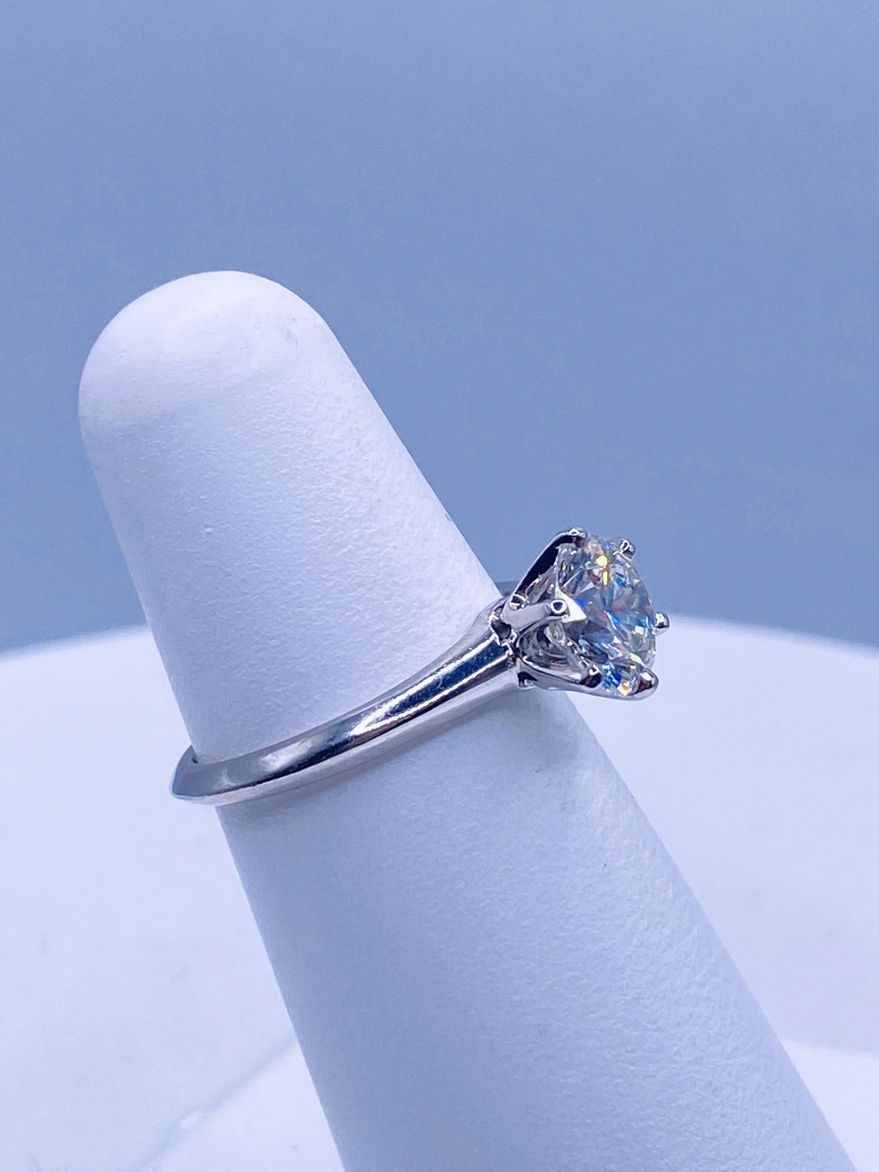 Anello di fidanzamento solitario con diamante da 1,27 carati di Tiffany & Co. 2