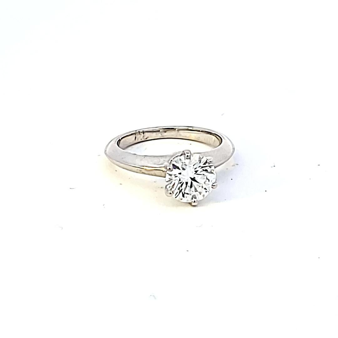 Brilliant Cut Tiffany & Co 1.27 Carat Round Brilliant H VVS2 Diamond Platinum Engagement Ring For Sale