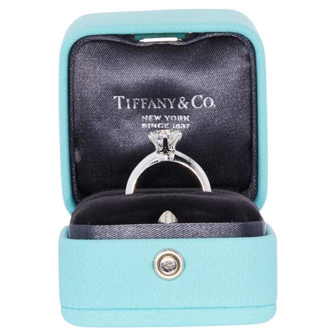 Anillo de compromiso en platino con diamante brillante redondo H VVS2 de 1,27 quilates Tiffany & Co.