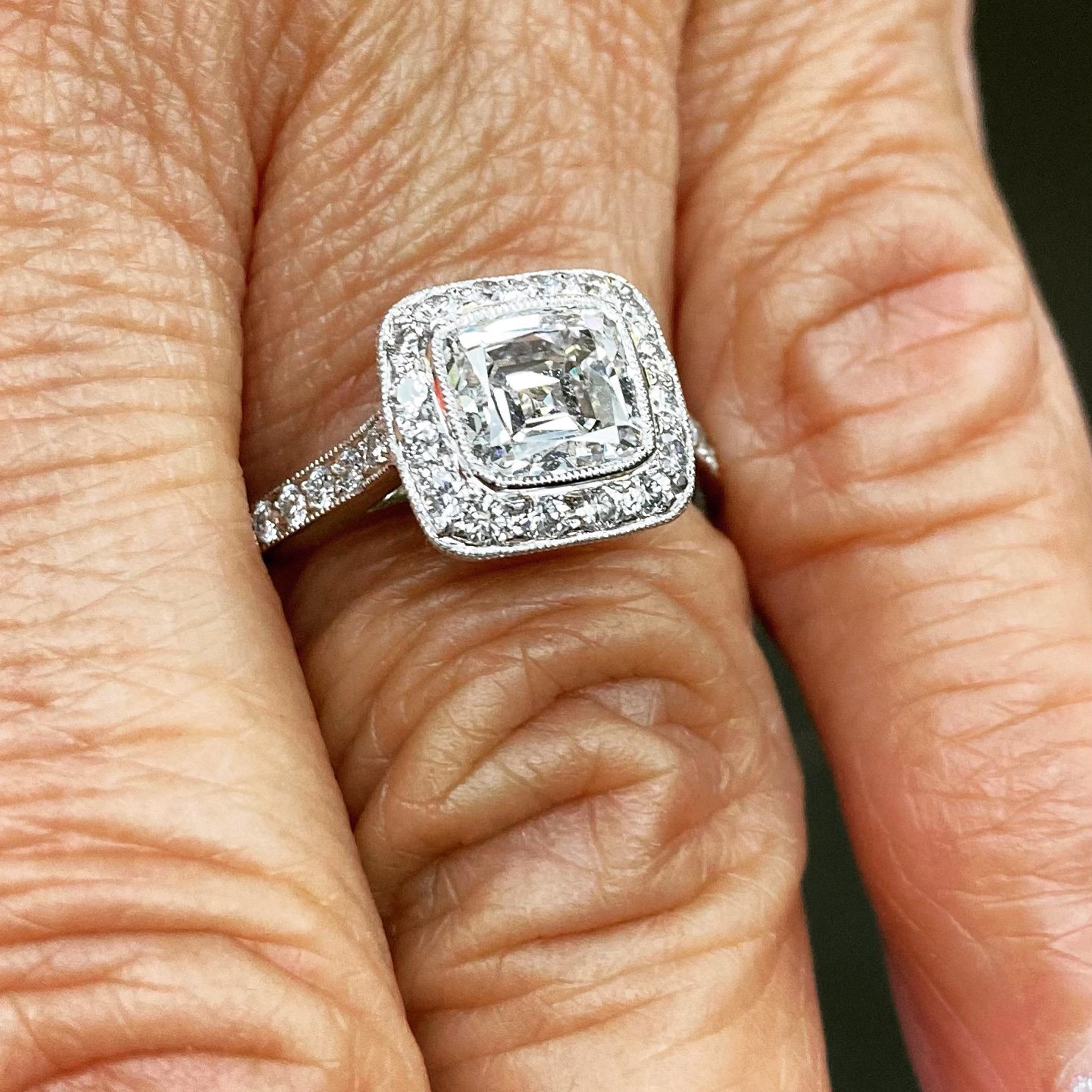 Women's Tiffany & Co. 1.27 Carats Cushion Cut Diamond Platinum Legacy Engagement Ring