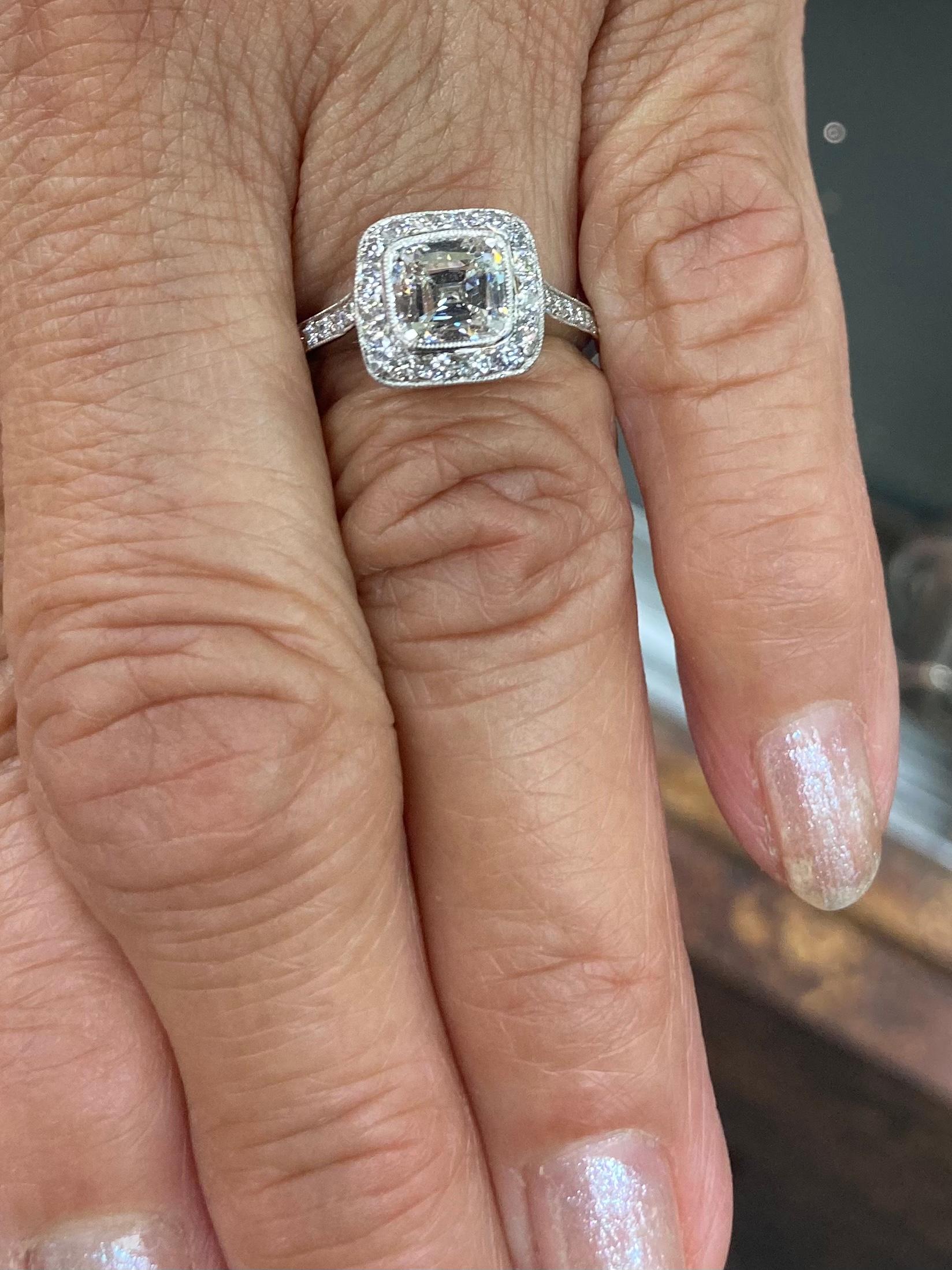 Tiffany & Co. 1.27 Carats Cushion Cut Diamond Platinum Legacy Engagement Ring 2