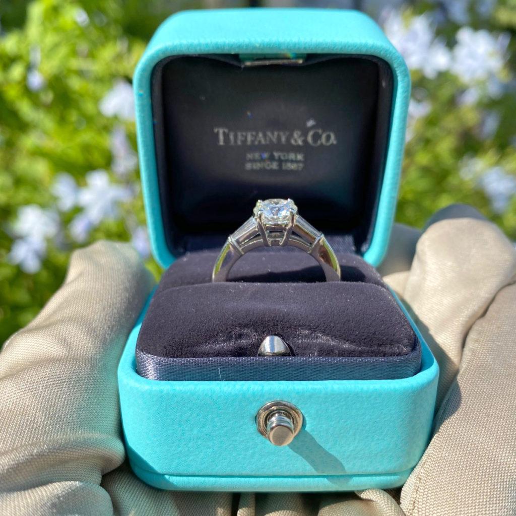 Tiffany & Co. 1.28 H VVS2 Platinum Diamond Engagement Ring Include Box Certs GIA In Excellent Condition For Sale In Boca Raton, FL