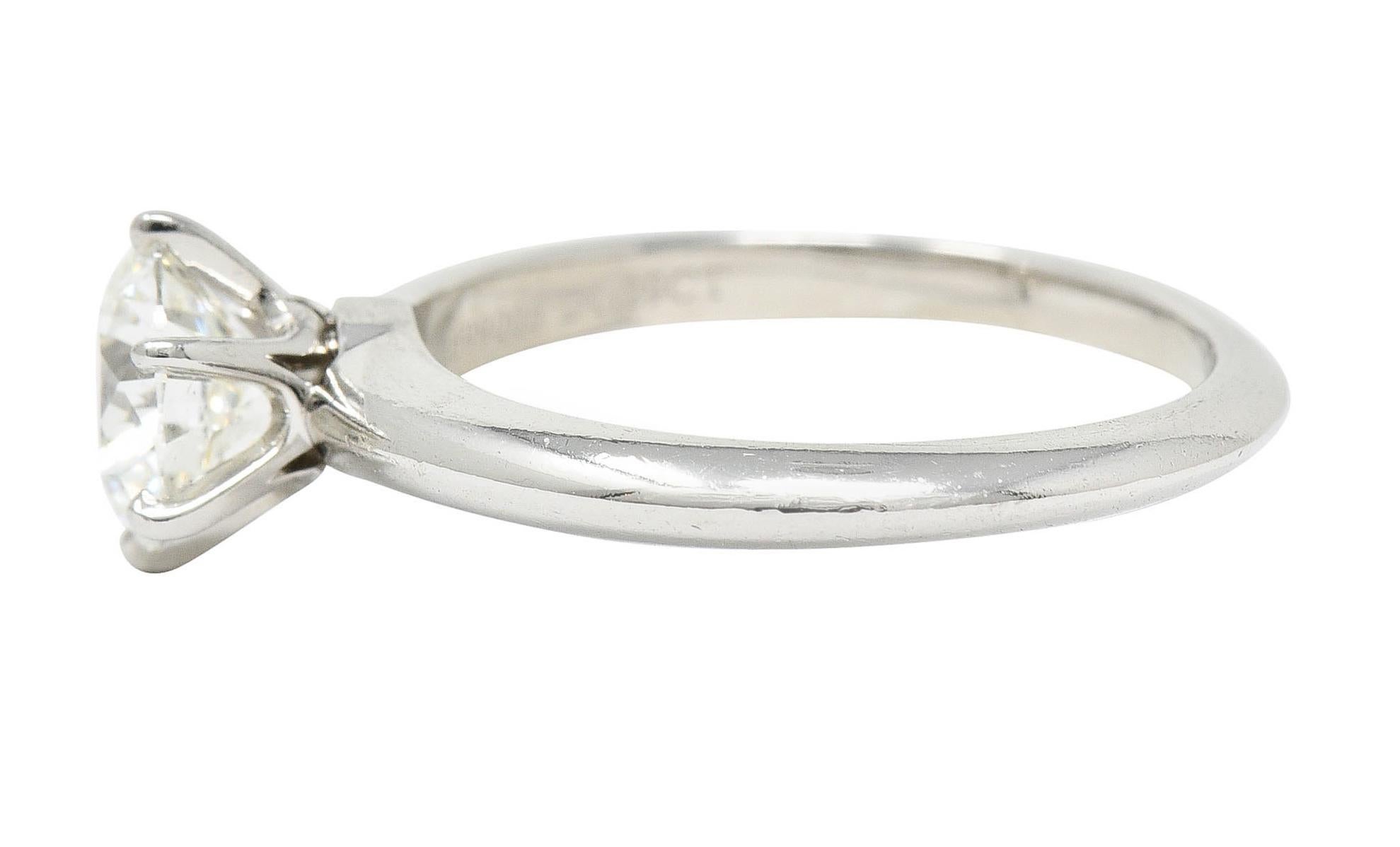 Tiffany & Co, bague de fiançailles solitaire en platine avec diamants de 1,29 carat Unisexe en vente
