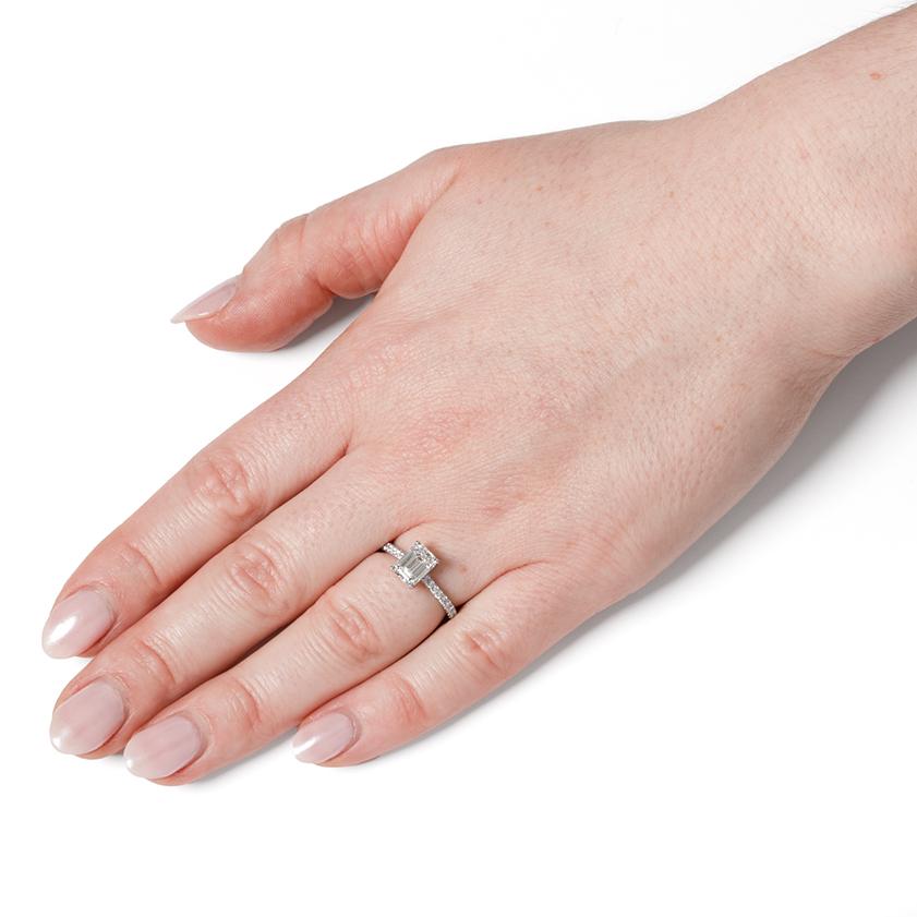Women's Tiffany & Co. 1.29ct Diamond 'Novo' Solitaire Ring For Sale