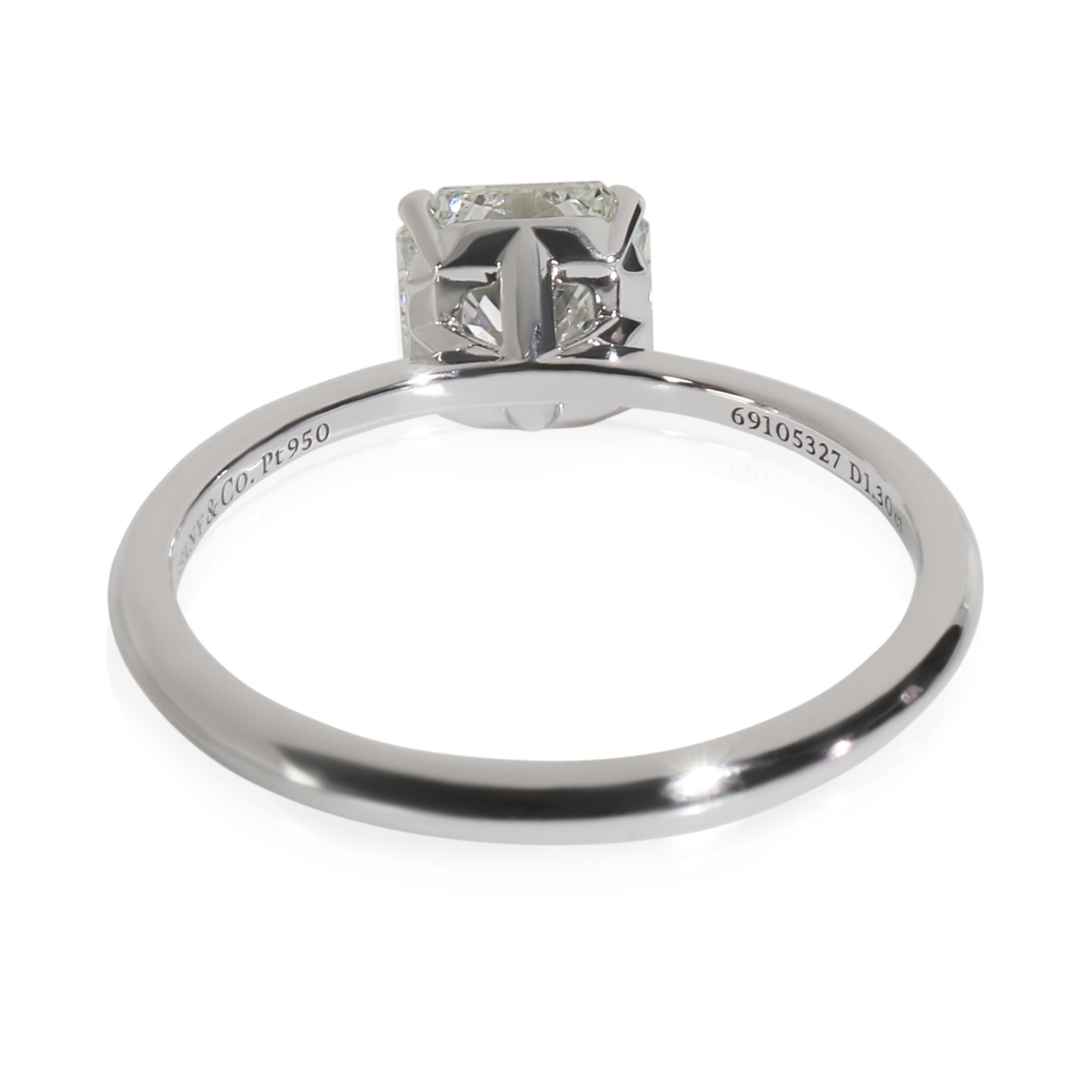Taglio misto Tiffany & Co. 1,3 ct Taglio ad angolo con diamante taglio quadrato Tiffany True Solitaire in vendita