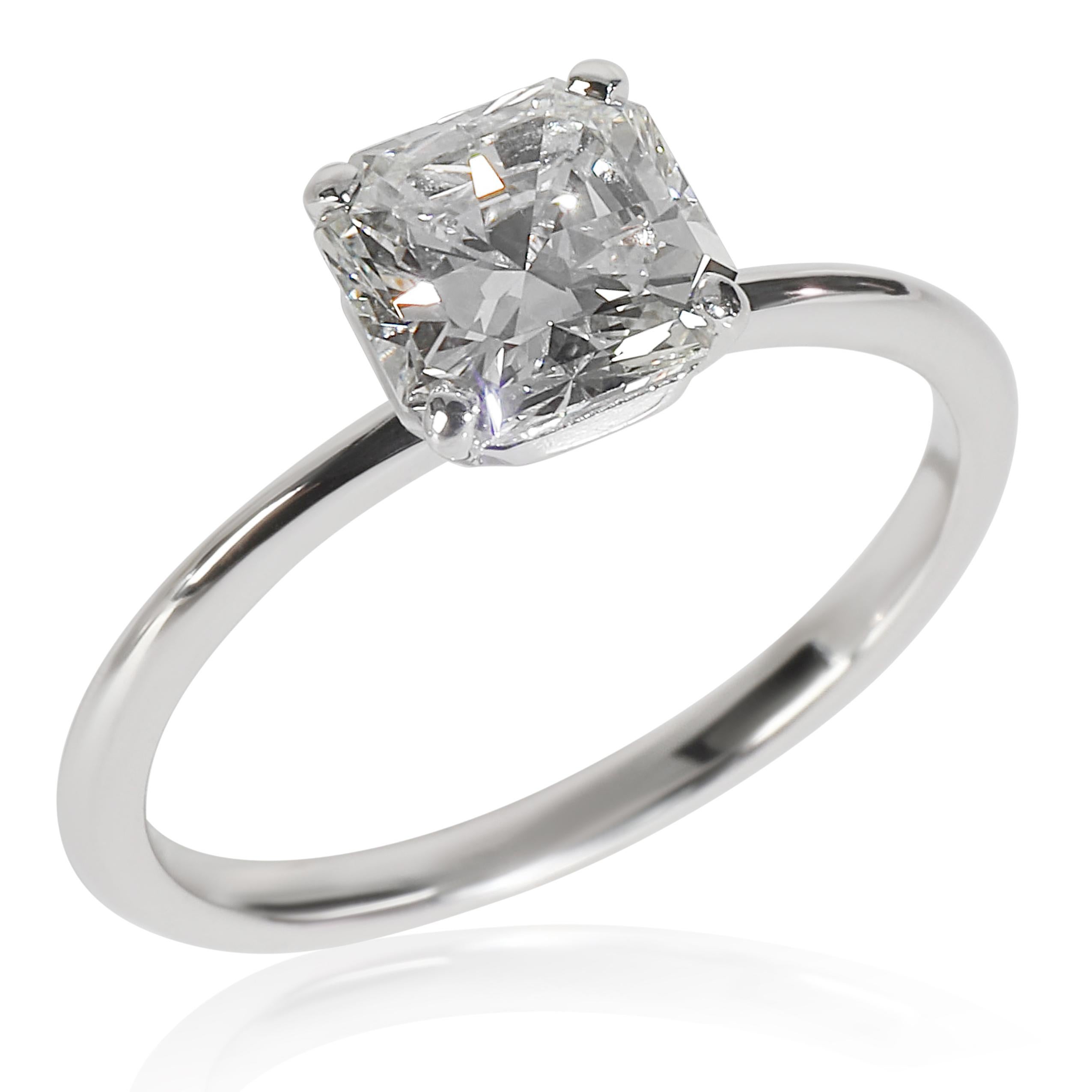 Tiffany & Co. 1,3 ct Taglio ad angolo con diamante taglio quadrato Tiffany True Solitaire in vendita 1