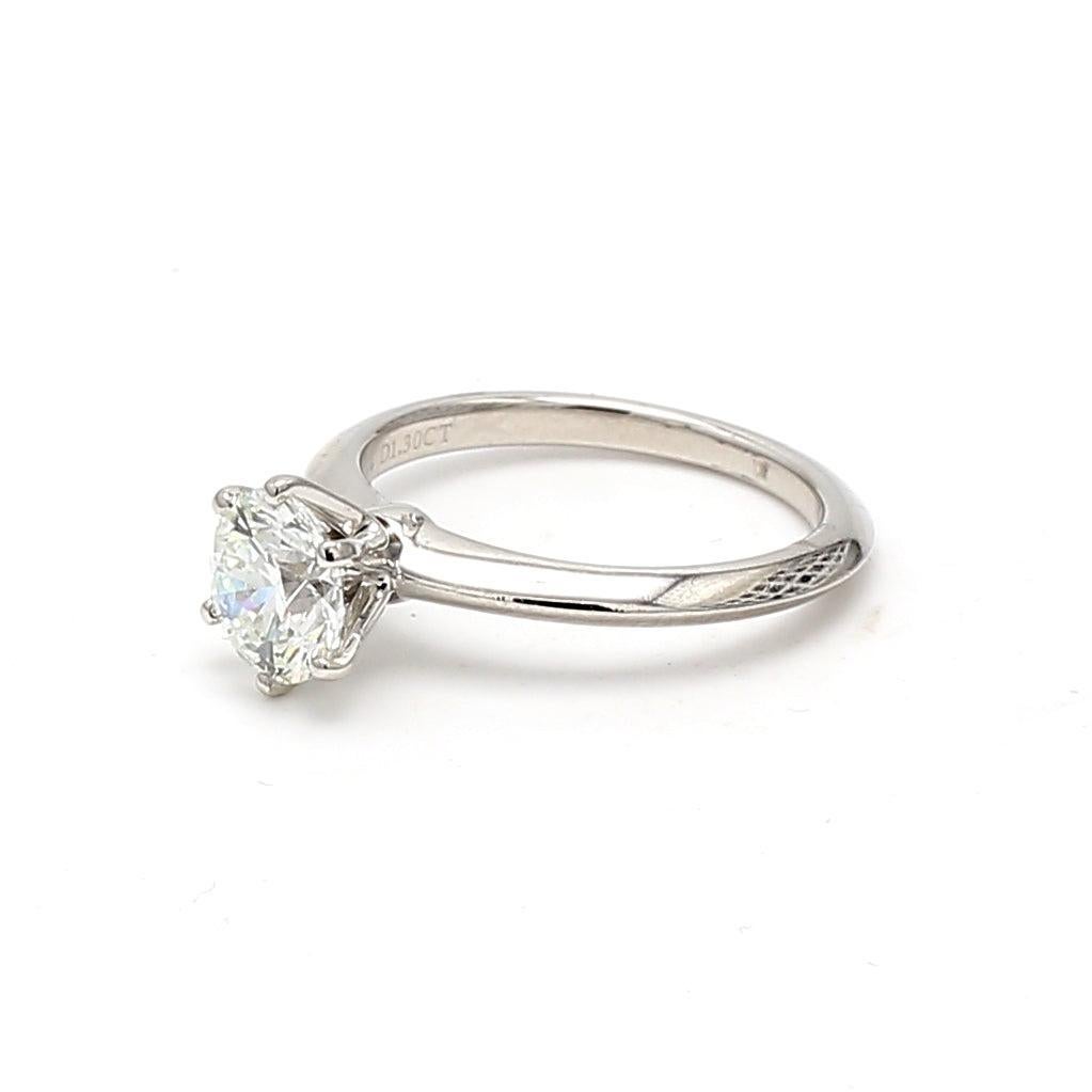 Tiffany & Co 1.30 Carat Round Brilliant H VS2 Diamond Platinum Engagement Ring For Sale 3