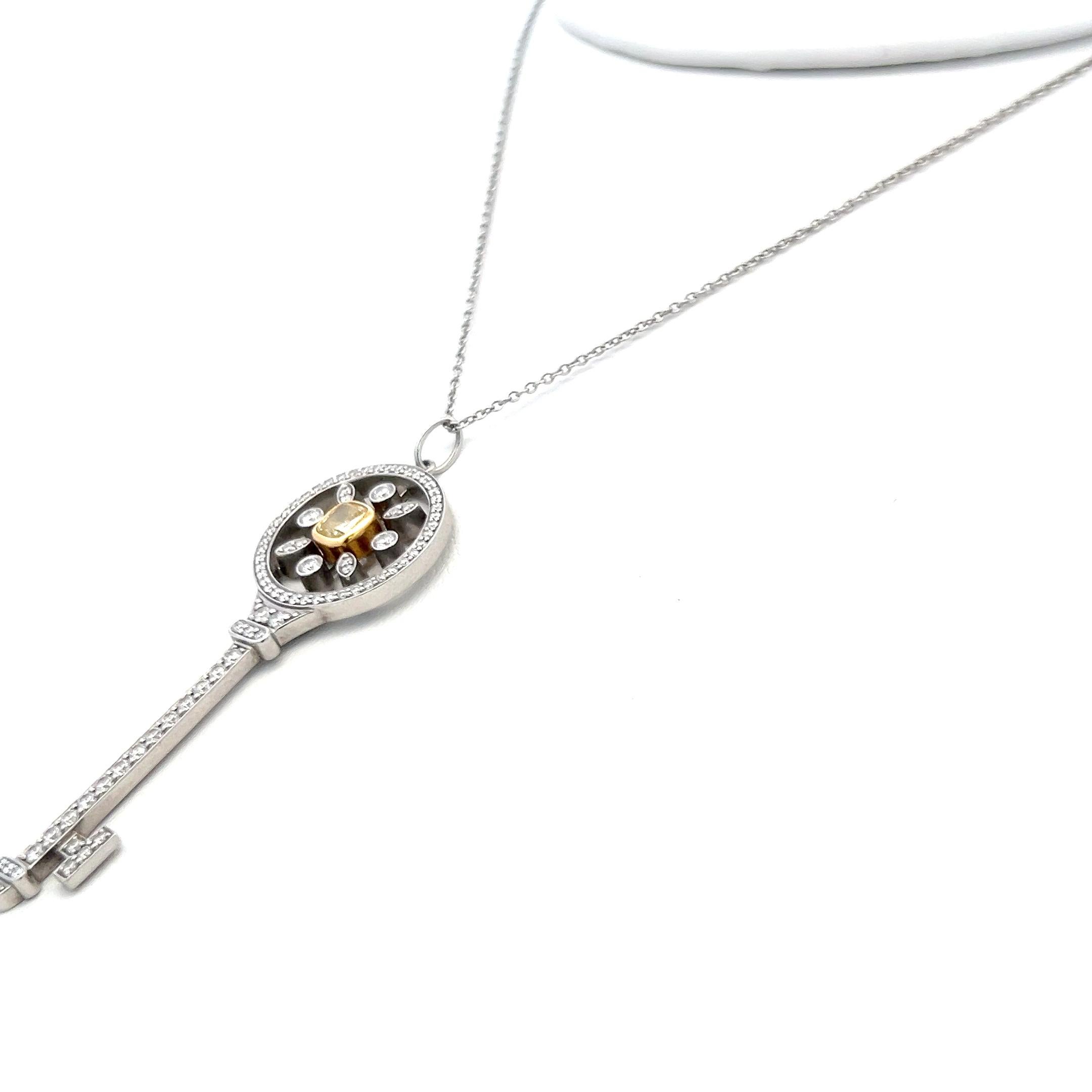 Taglio rotondo Tiffany & Co. Collana con ciondolo a forma di chiave in platino e diamante da 1,33 carati in vendita