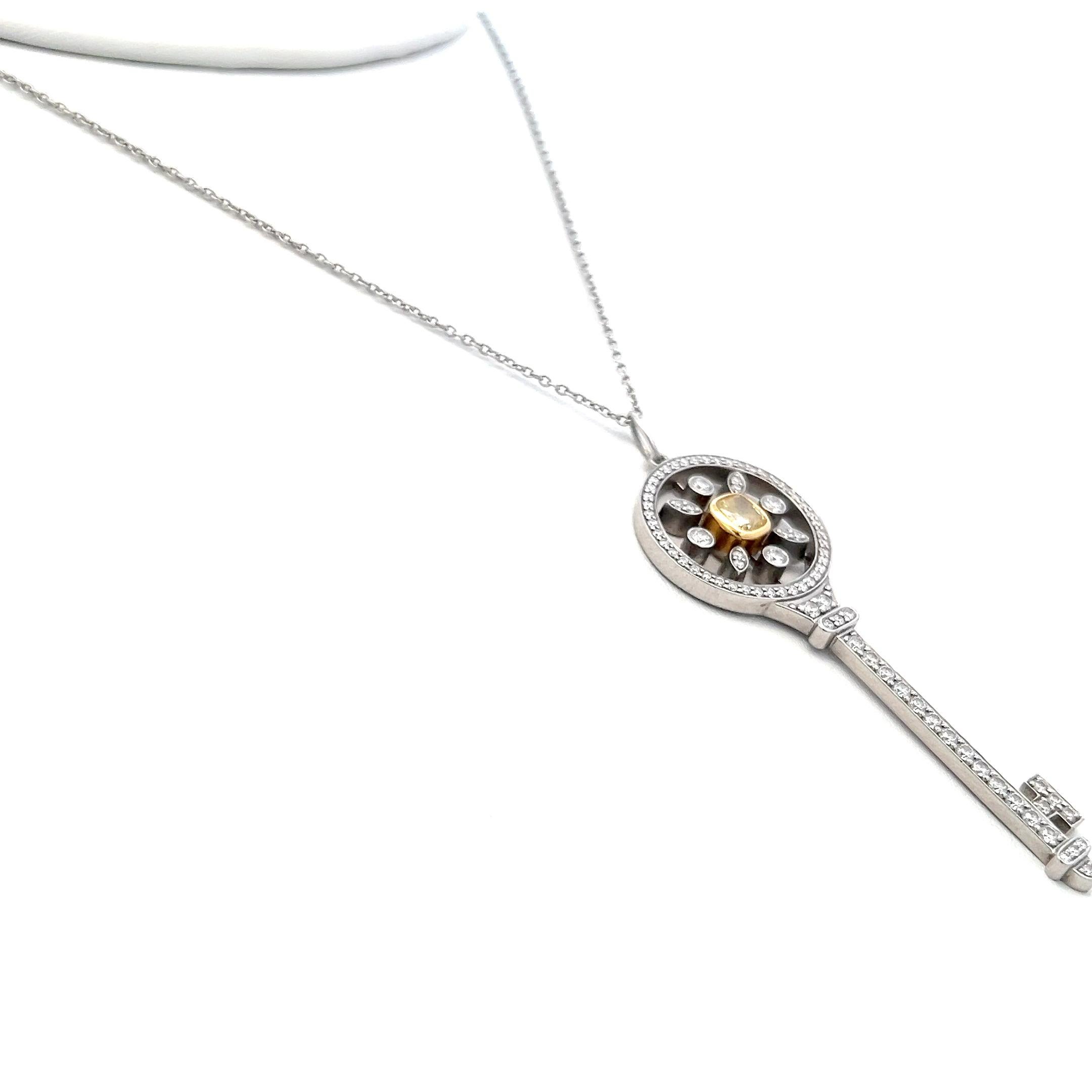 Tiffany & Co. Collana con ciondolo a forma di chiave in platino e diamante da 1,33 carati In condizioni buone in vendita a New York, NY