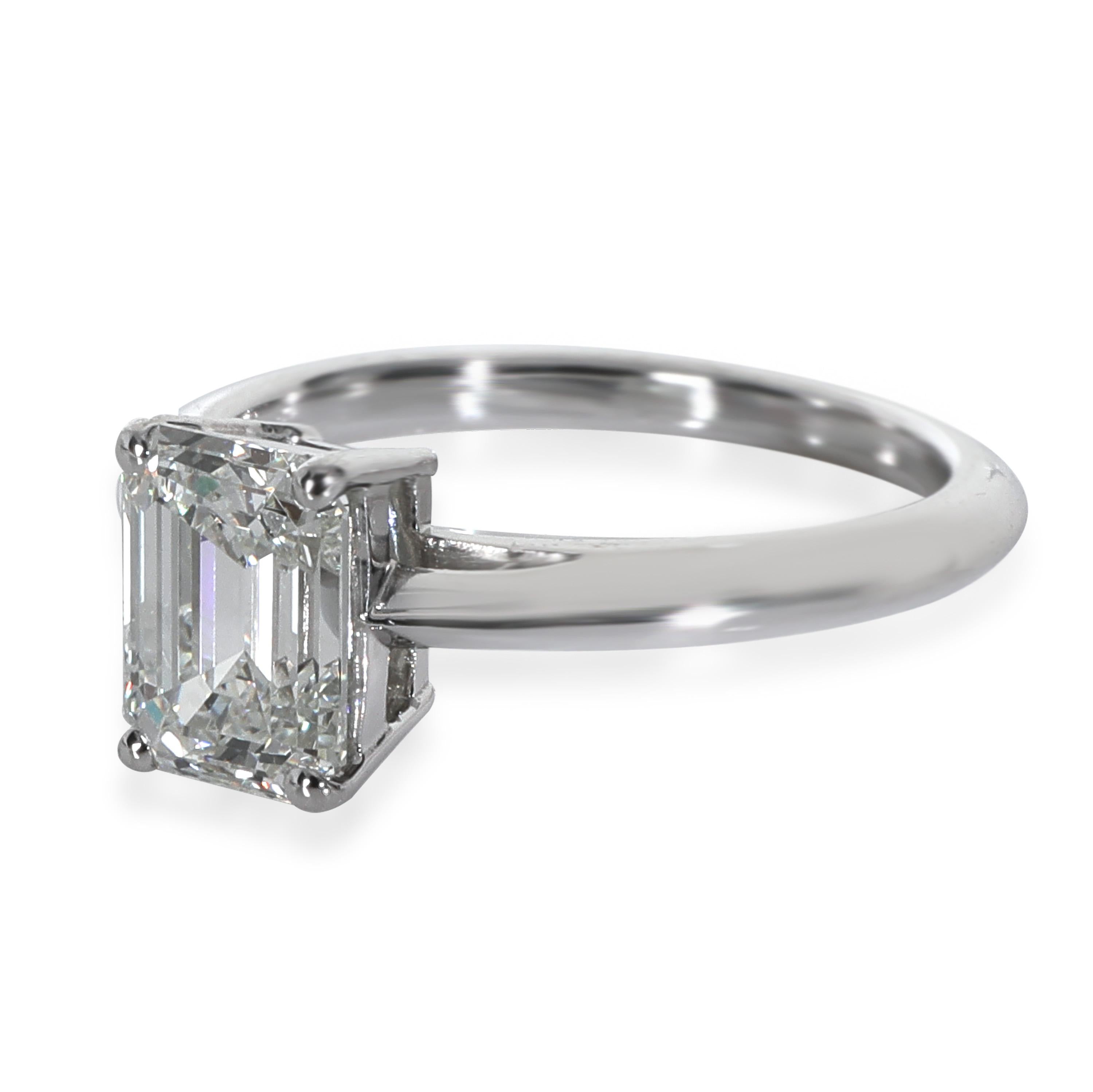 Anillo de compromiso de diamantes esmeralda de 1,33 ct Tiffany & Co. Corte esmeralda en venta