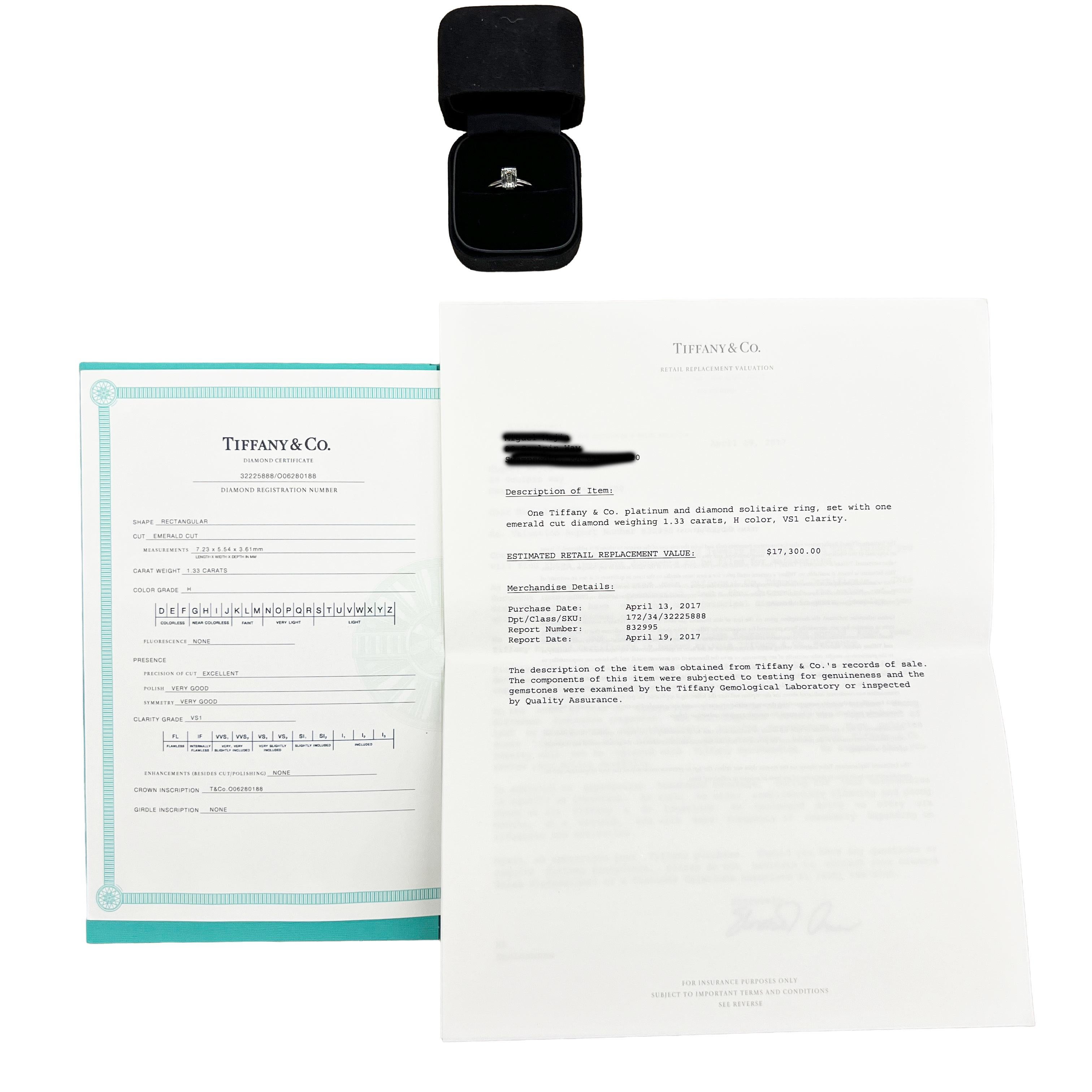 Anillo de compromiso de diamantes esmeralda de 1,33 ct Tiffany & Co. en Excelente estado para la venta en New York, NY