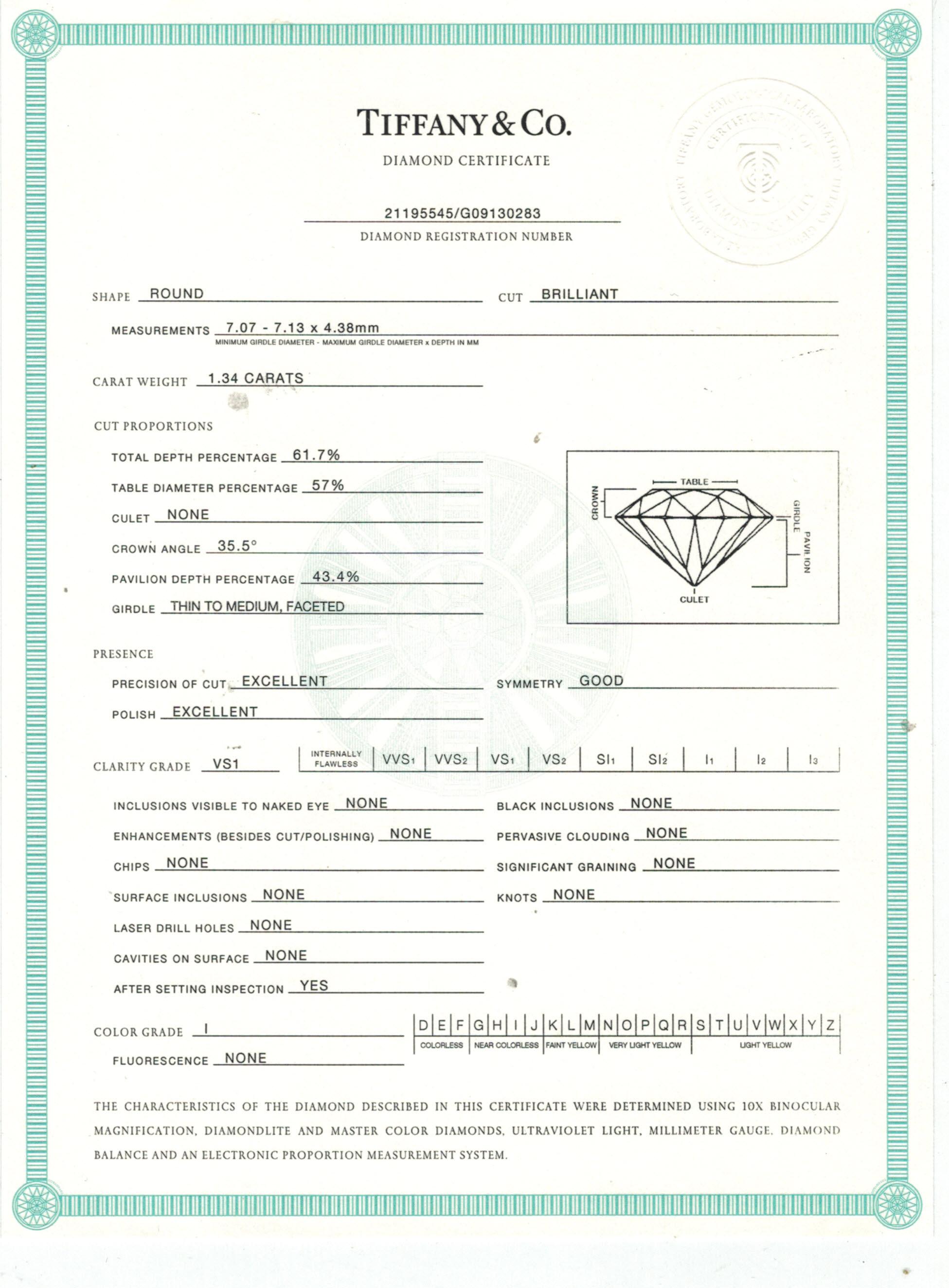 Tiffany & Co., bague de fiançailles et alliance à bord couteau en diamant de 1,34 carat Excellent état - En vente à Bethesda, MD