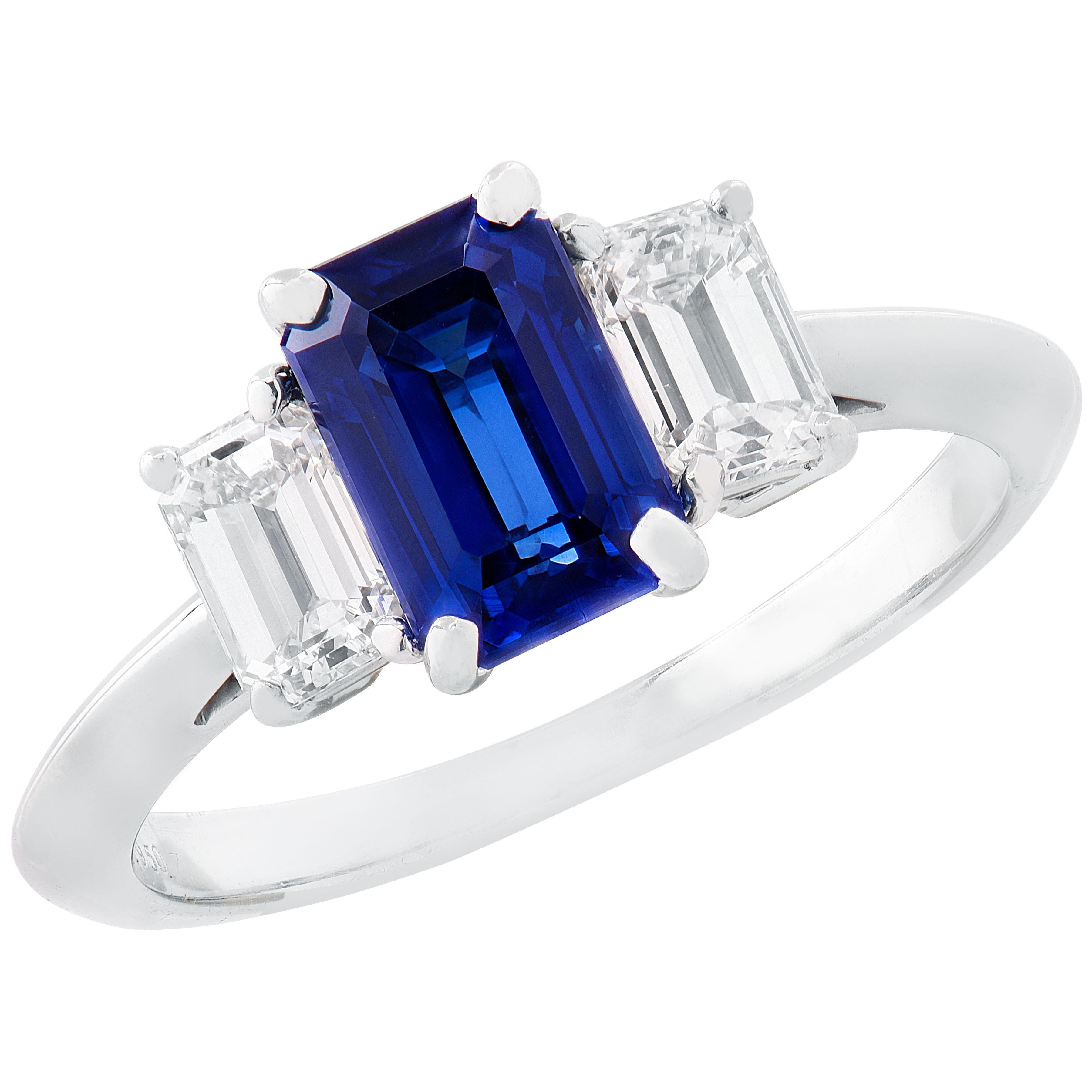 Tiffany & Co. 1,35ct Blue Sapphire & Diamond Three Stone Ring (bague à trois pierres en saphir bleu et diamant) en vente 3