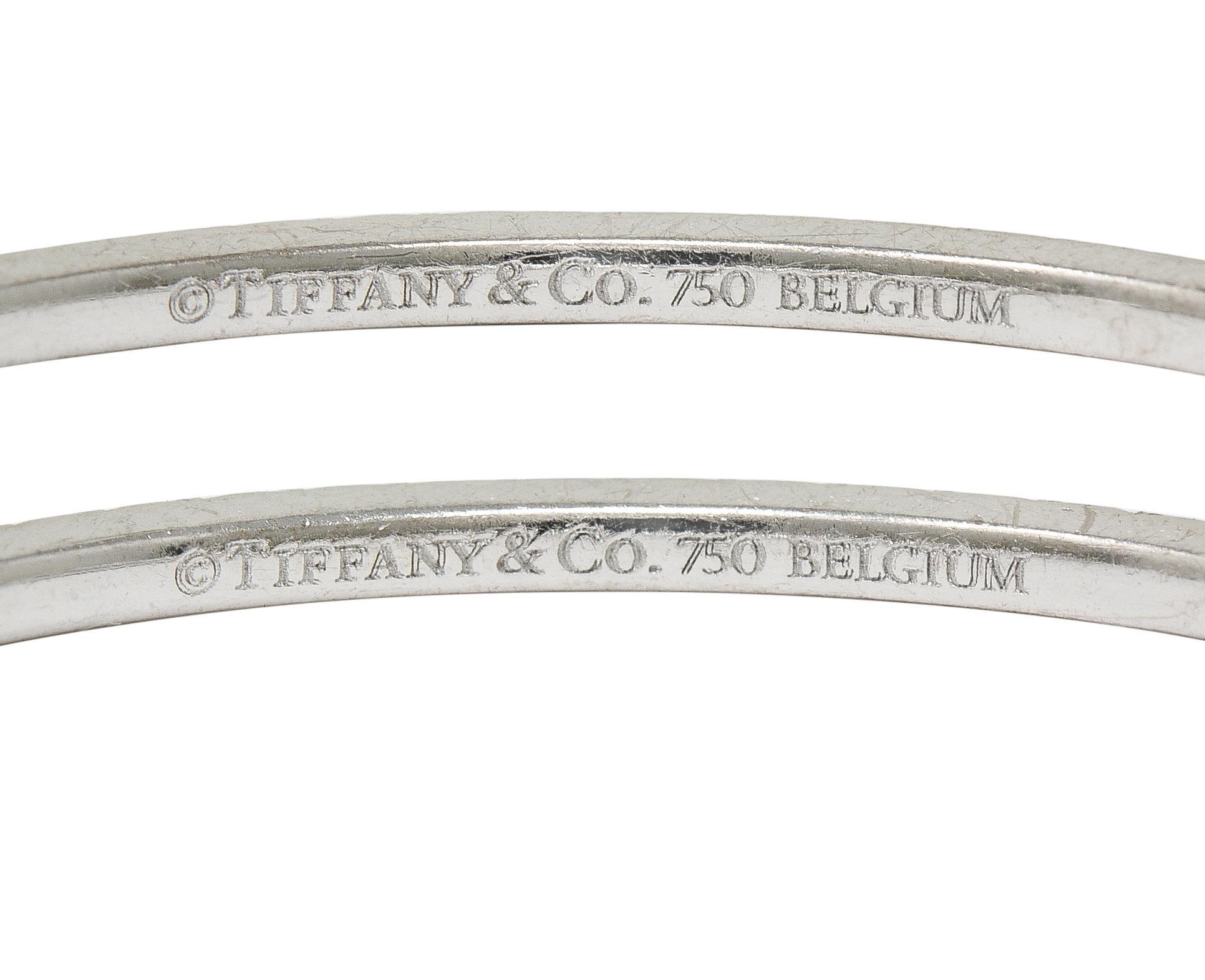 Tiffany & Co. Orecchini a cerchio con diamante da 1,38 CTW in oro 18 carati da 30,0 mm con interno e esterno in vendita 1