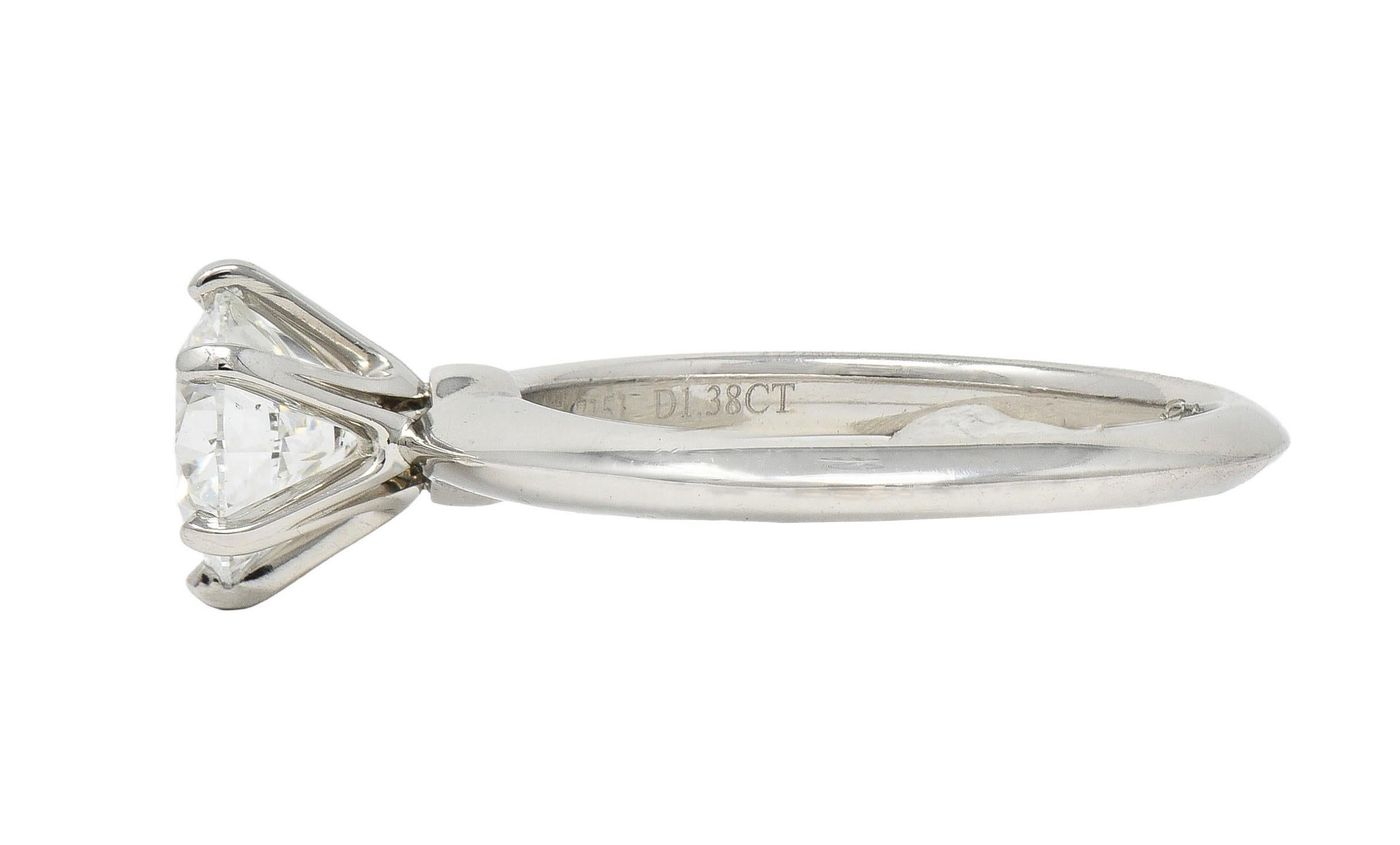 Tiffany & Co. Anello di fidanzamento solitario in platino con diamante tondo e brillante da 1,38 CTW in vendita 1