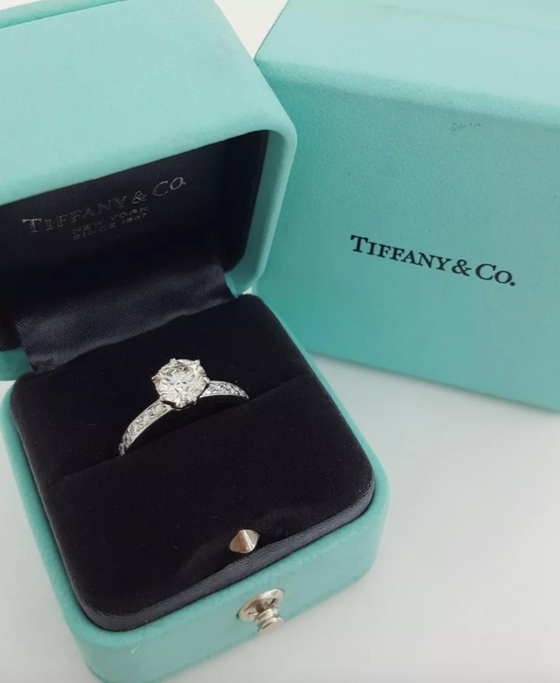 Tiffany & Co., 1.39 Carat Diamond Engagement Ring For Sale 4