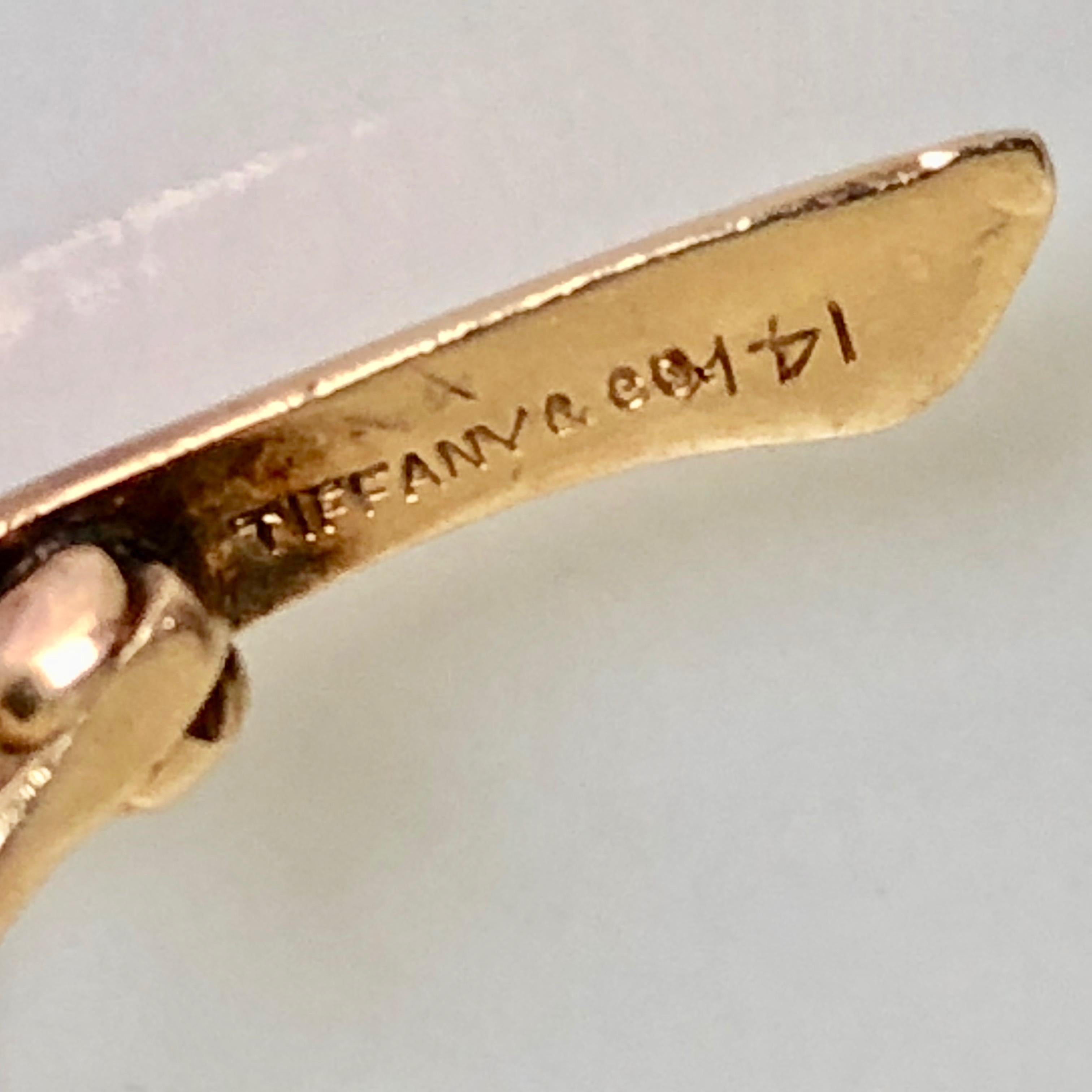 Tiffany & Co. 14 Karat Gold Feather Brooch Pin Ruby, Matching Ear Clips Set In Good Condition For Sale In London, GB