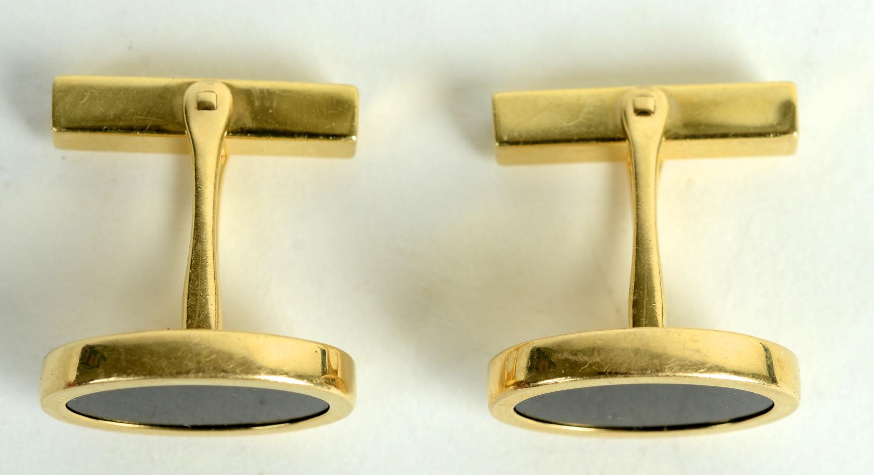 Women's or Men's Tiffany & Co. 14 Karat Yellow Gold and Black Onyx Vintage Cufflinks For Sale