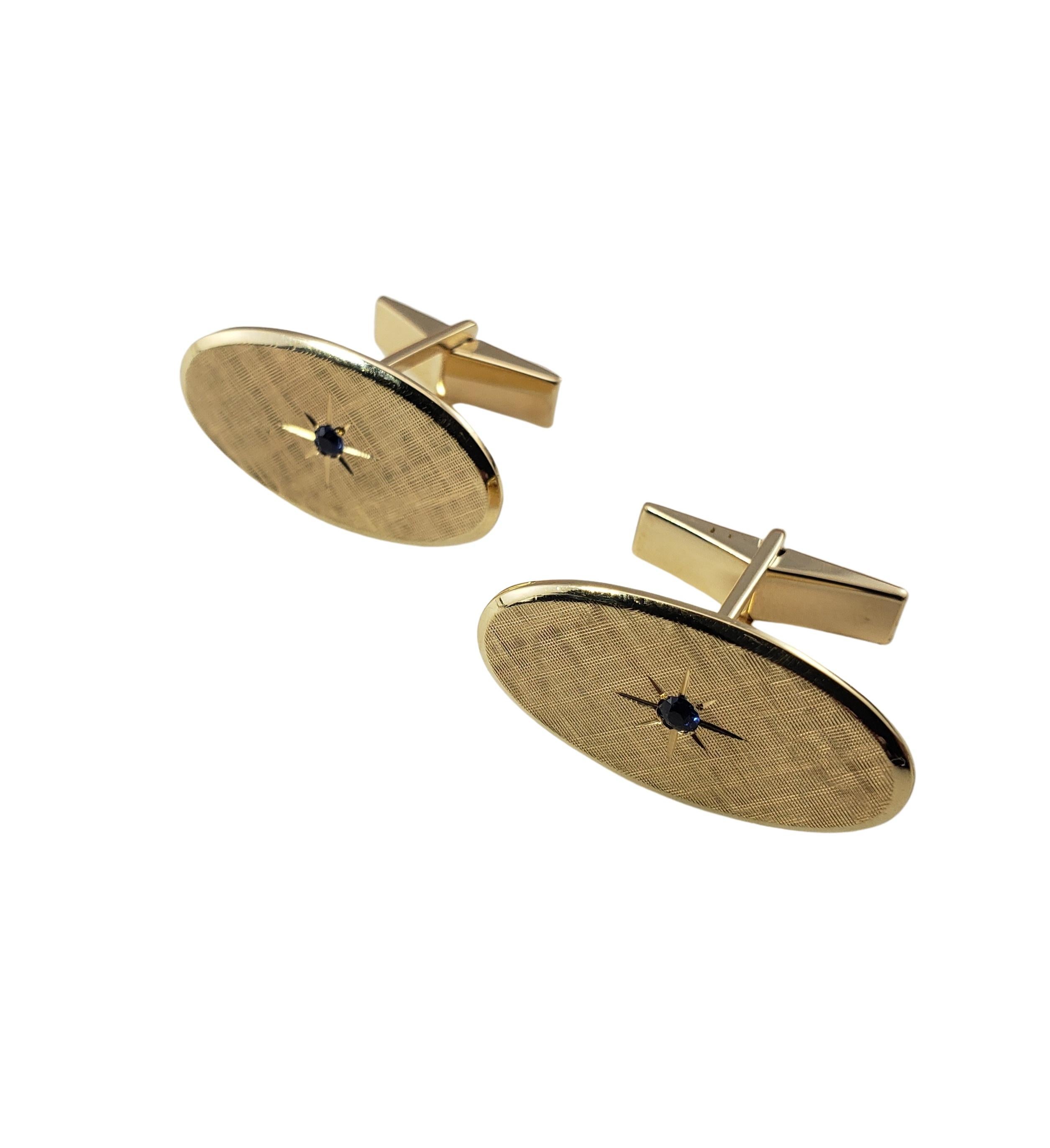 Taille ronde Tiffany & Co. Boutons de manchette en or jaune 14 carats et saphirs en vente