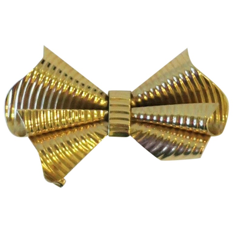 Tiffany and Co. 14-Karat Yellow Gold Bow Pin Brooch For Sale at 1stDibs |  tiff and co, tiffanyandco